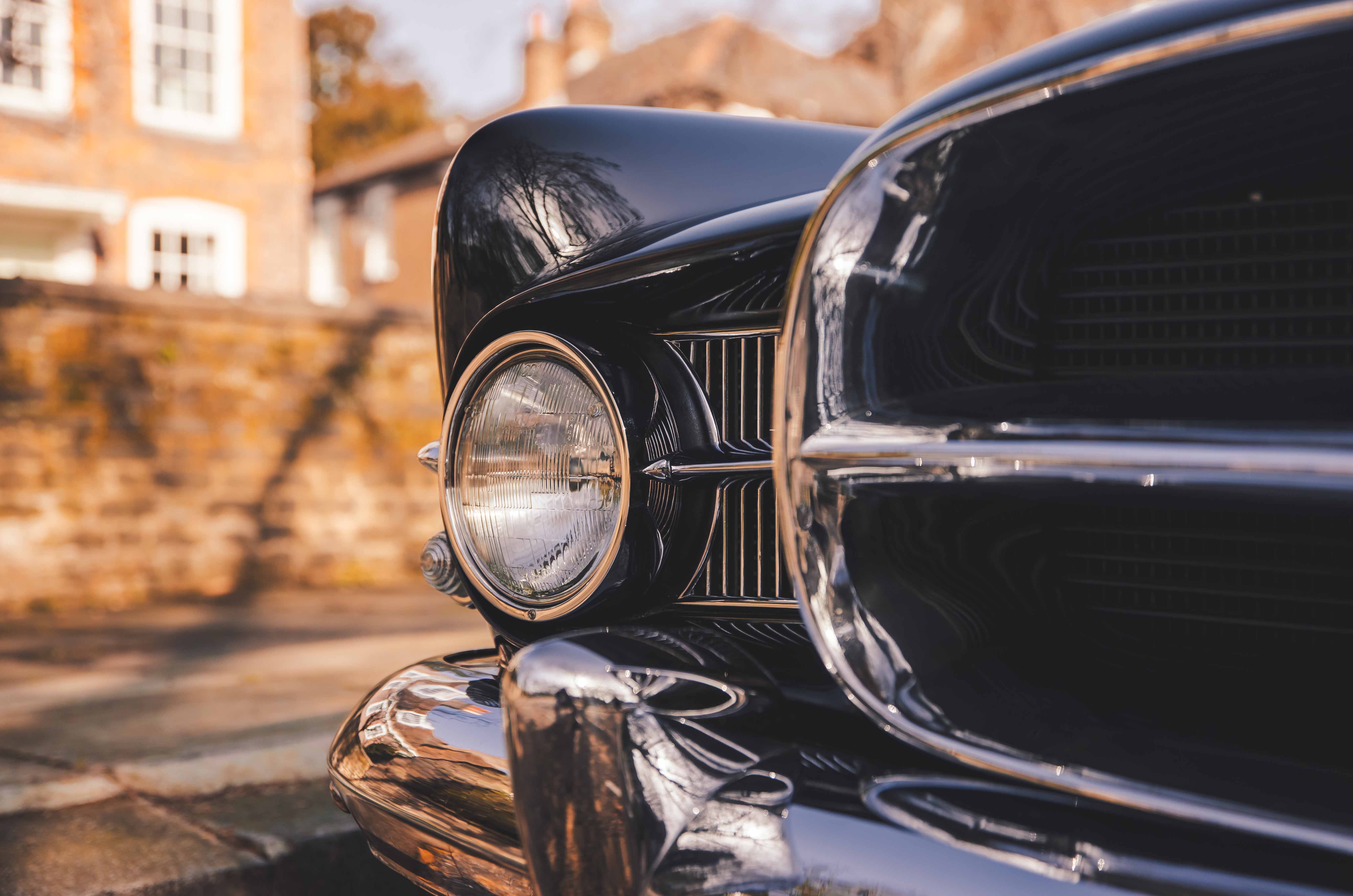 Classic & Sports Car – Dual-Ghia: the car for the stars