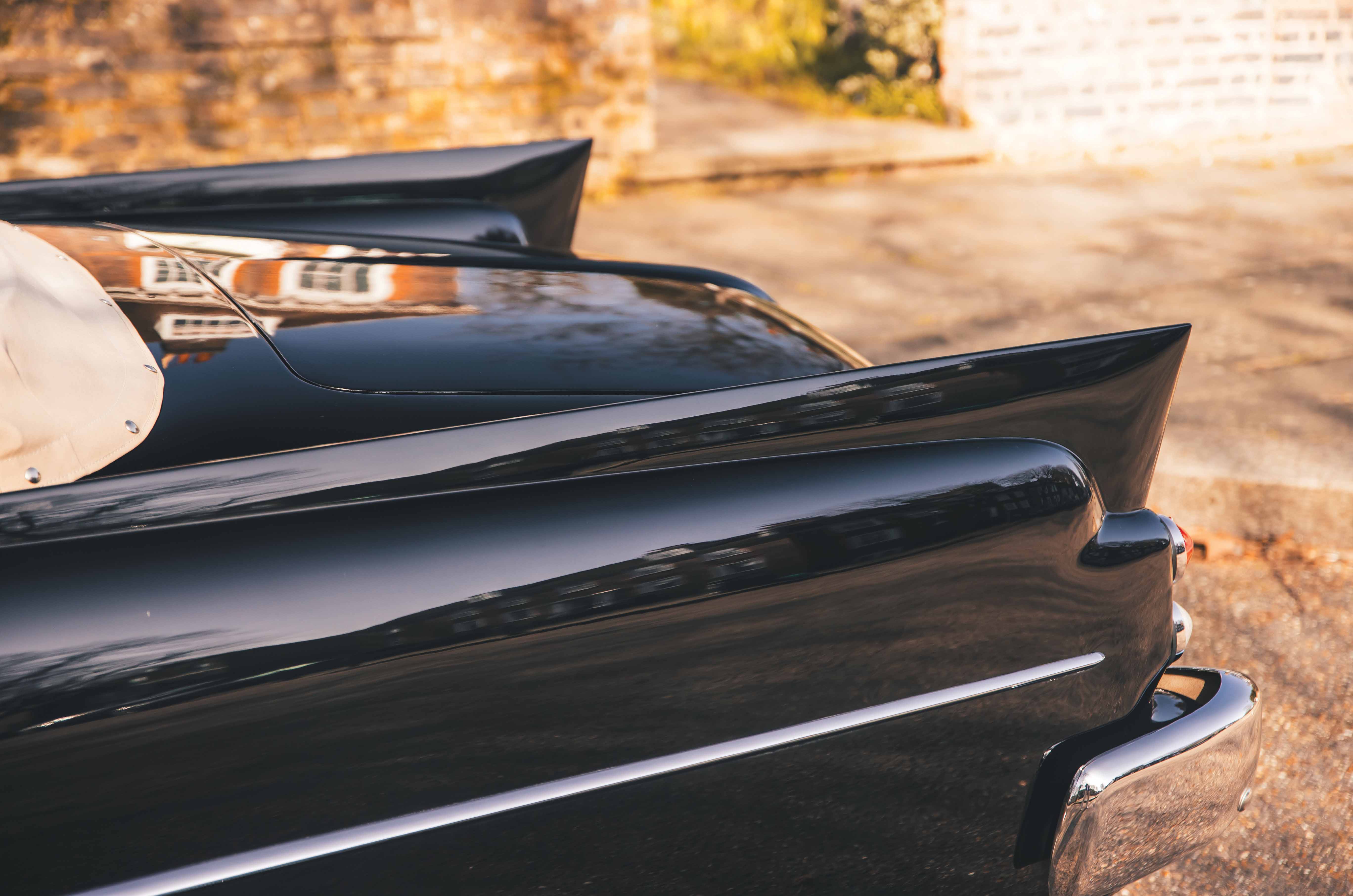 Classic & Sports Car – Dual-Ghia: the car for the stars