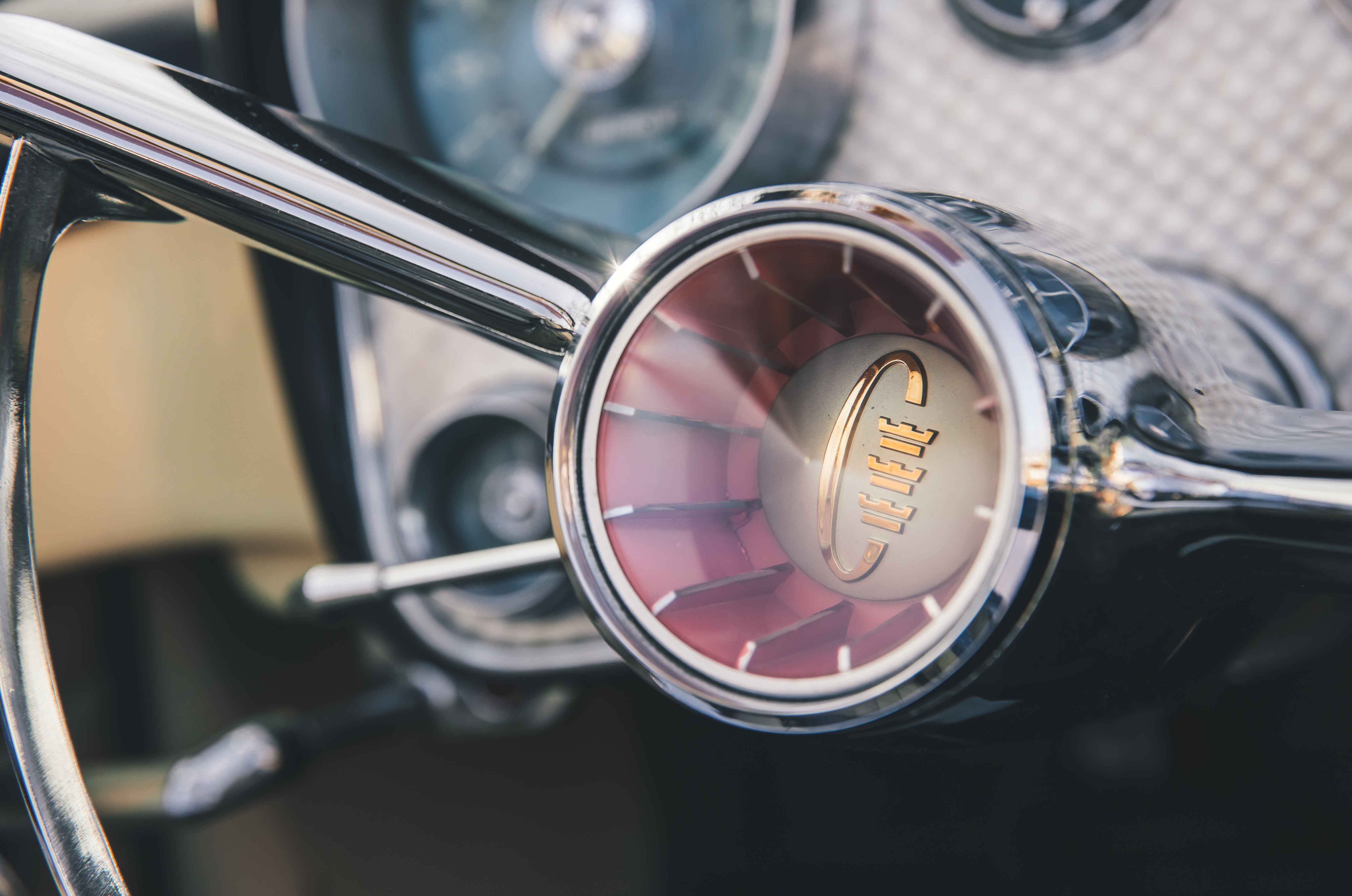 Classic & Sports Car – Dual-Ghia: the car for the stars
