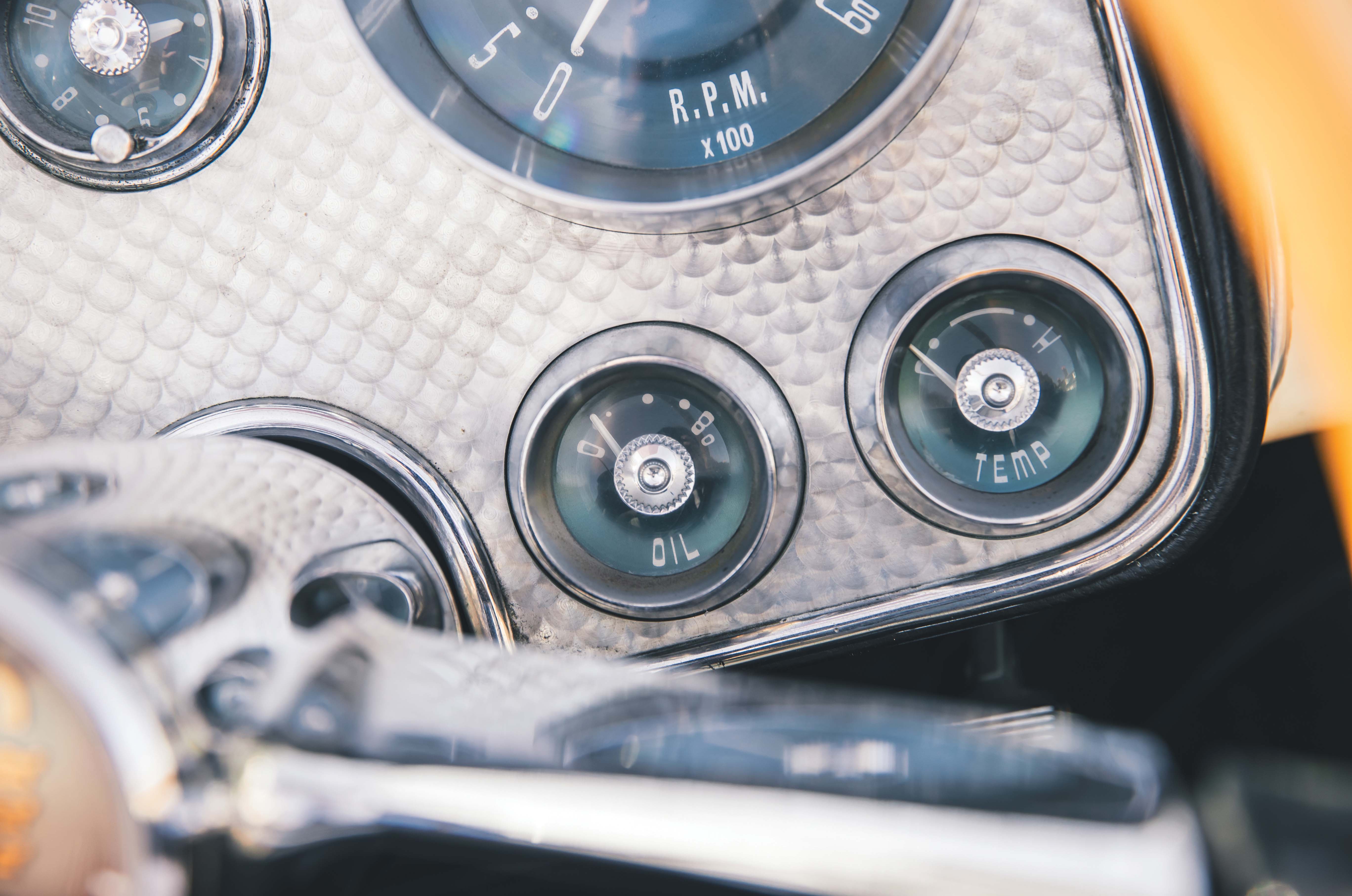 Classic & Sports Car – Dual-Ghia: the car for the stars