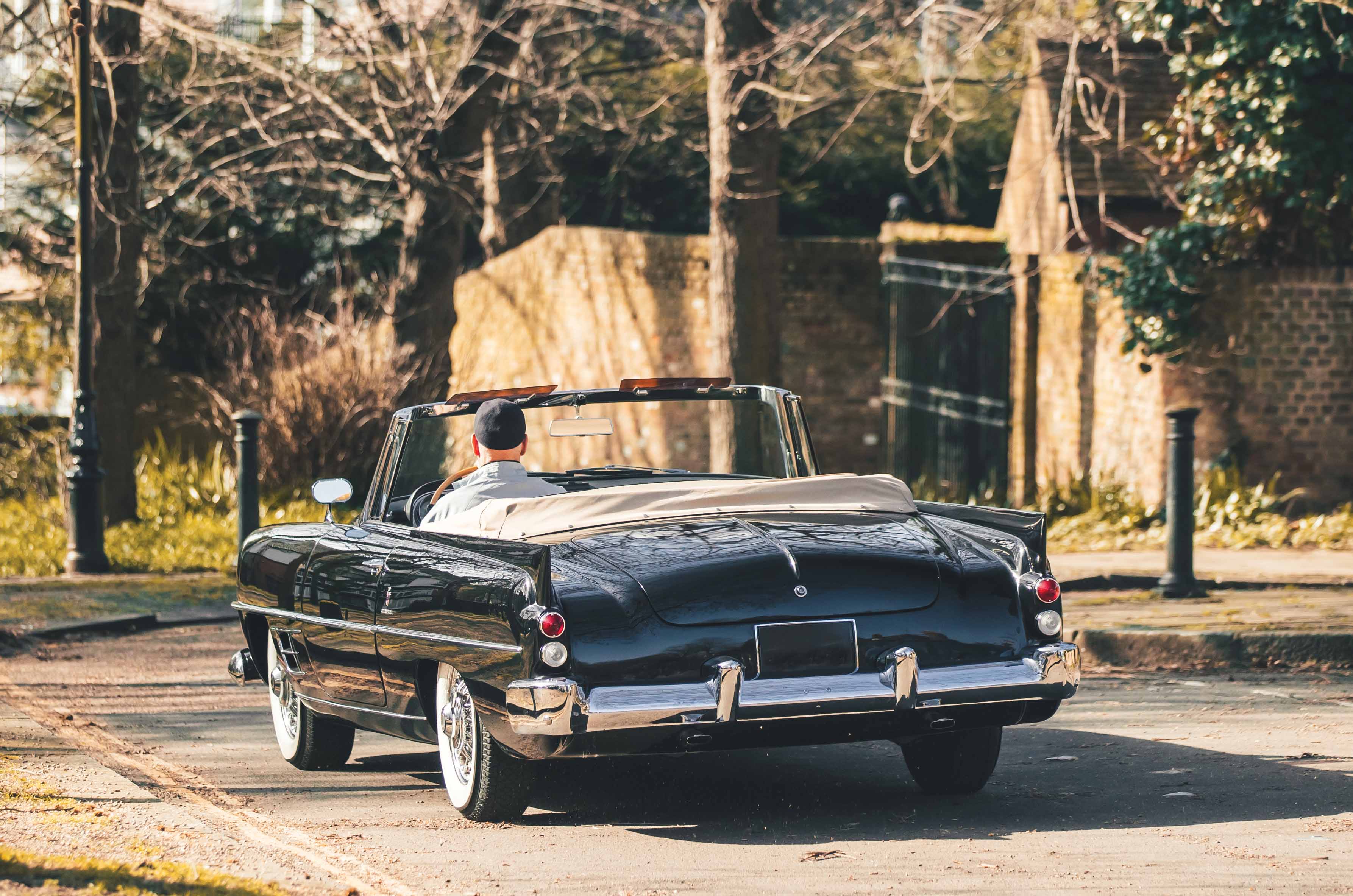 Classic & Sports Car – Dual-Ghia: the car for the stars