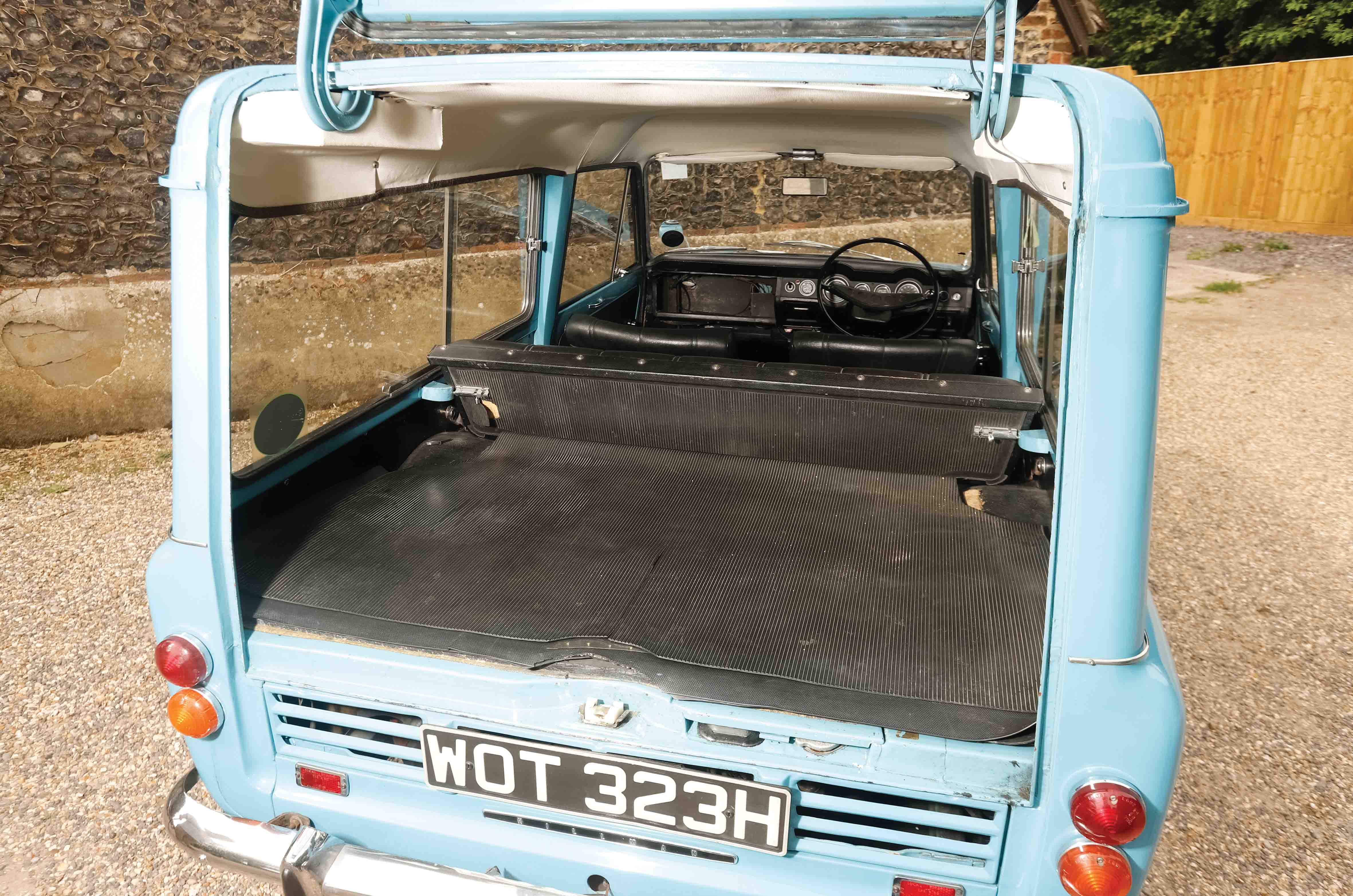 Classic & Sports Car – Minis vs Hillman Imps: back to front