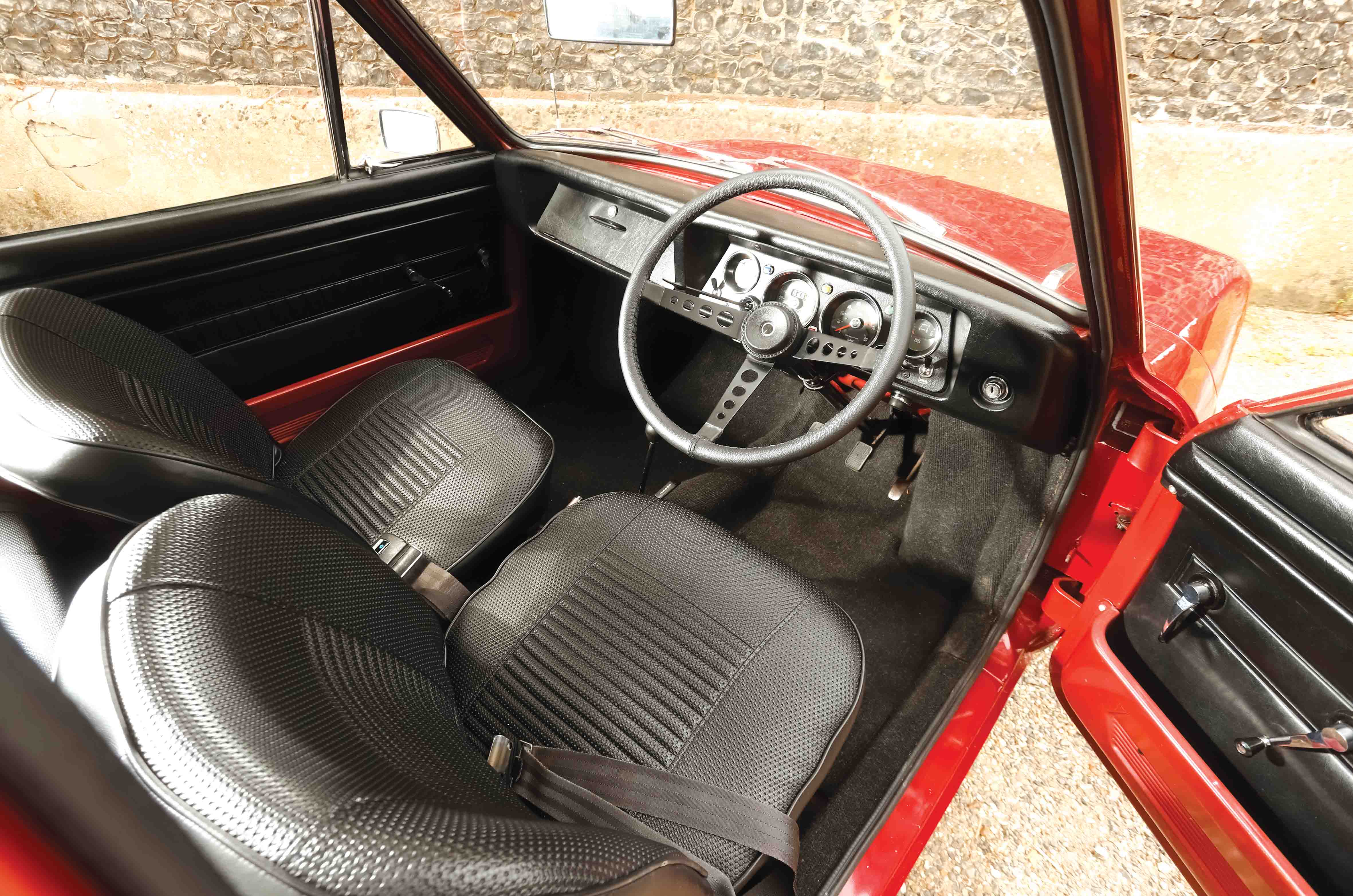 Classic & Sports Car – Minis vs Hillman Imps: back to front