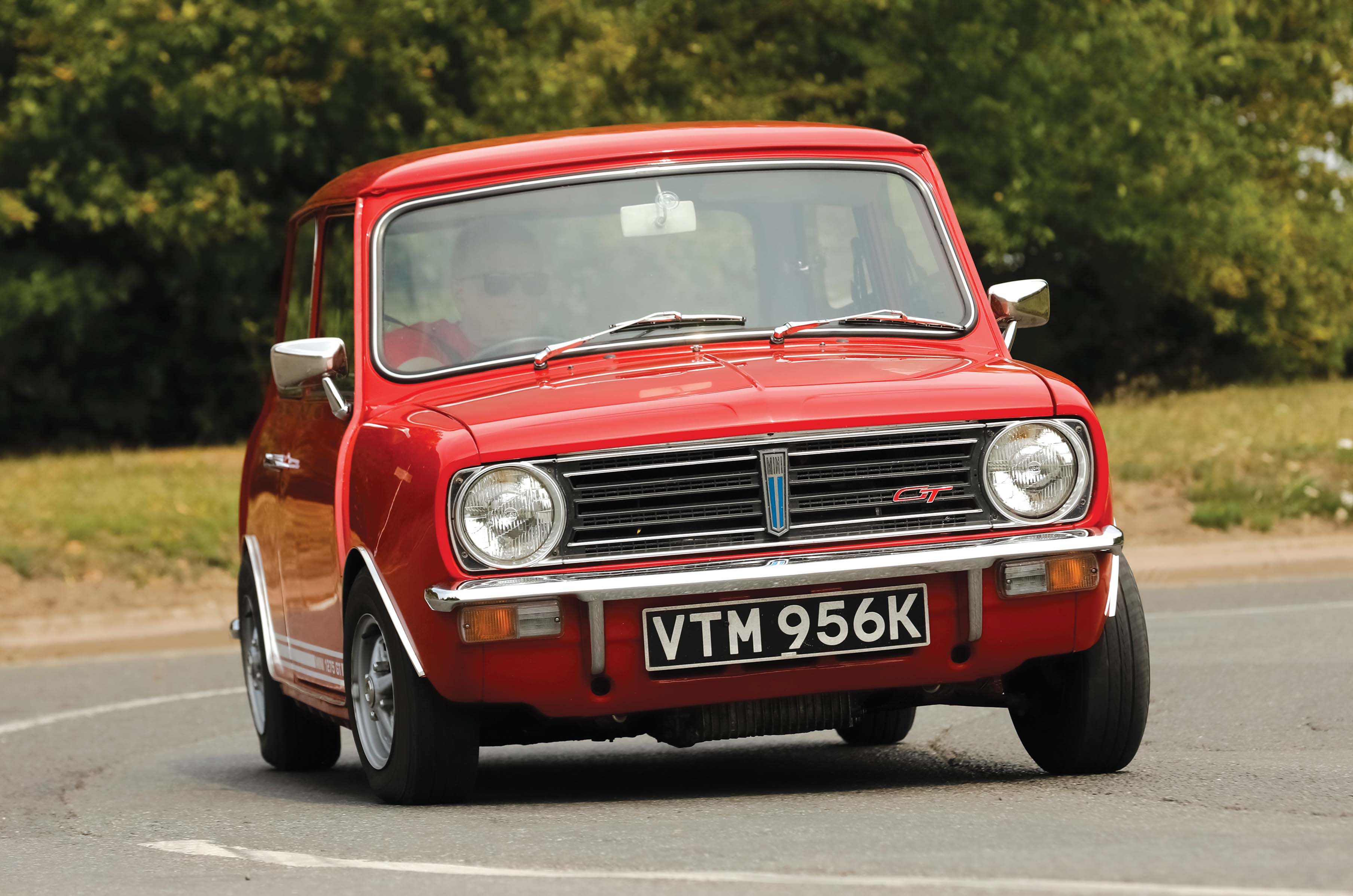 Classic & Sports Car – Minis vs Hillman Imps: back to front