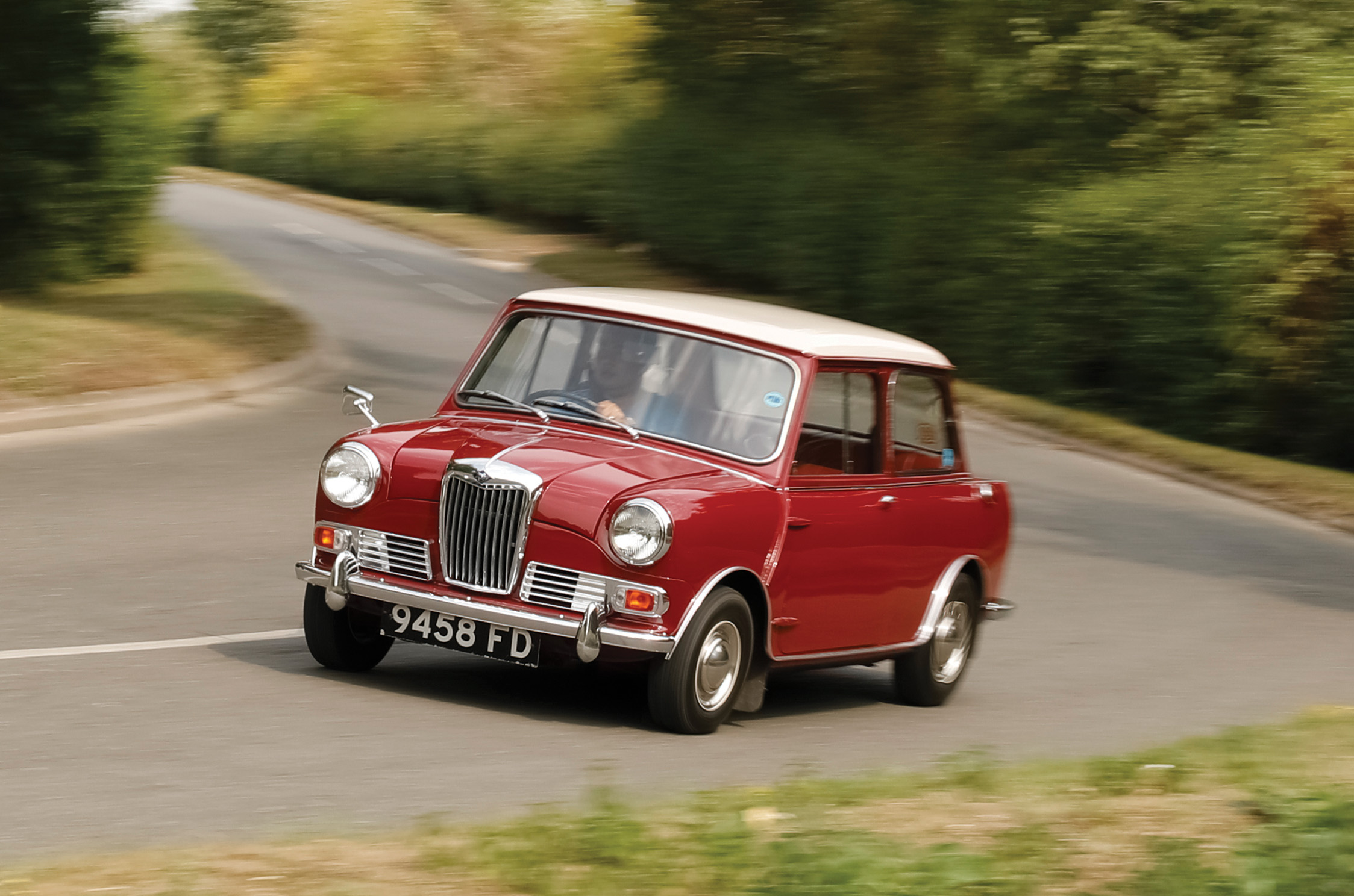 Classic & Sports Car – Minis vs Hillman Imps: back to front