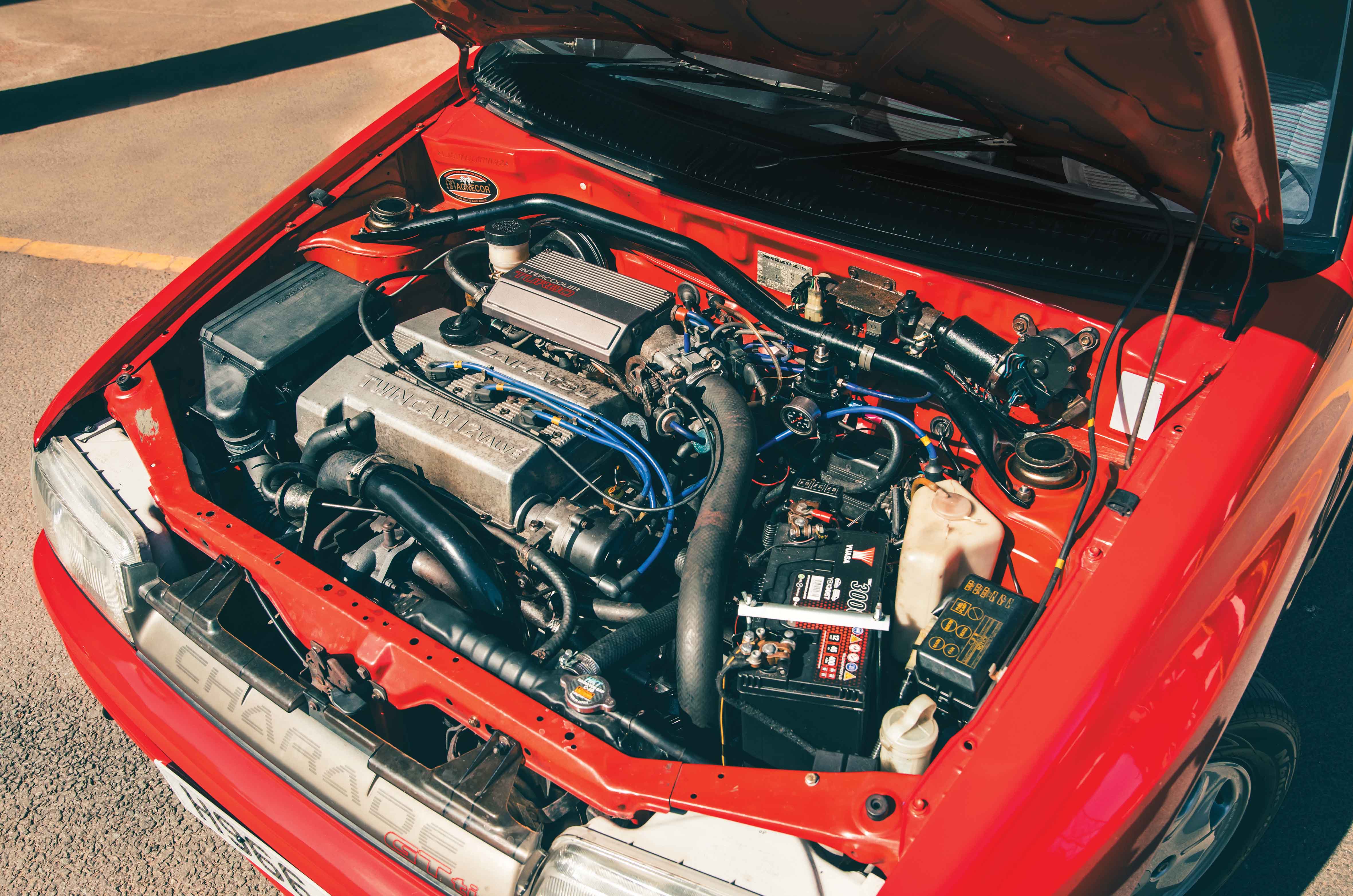 Classic & Sports Car – Volkswagen Polo G40 vs Daihatsu Charade GTti: forced introduction