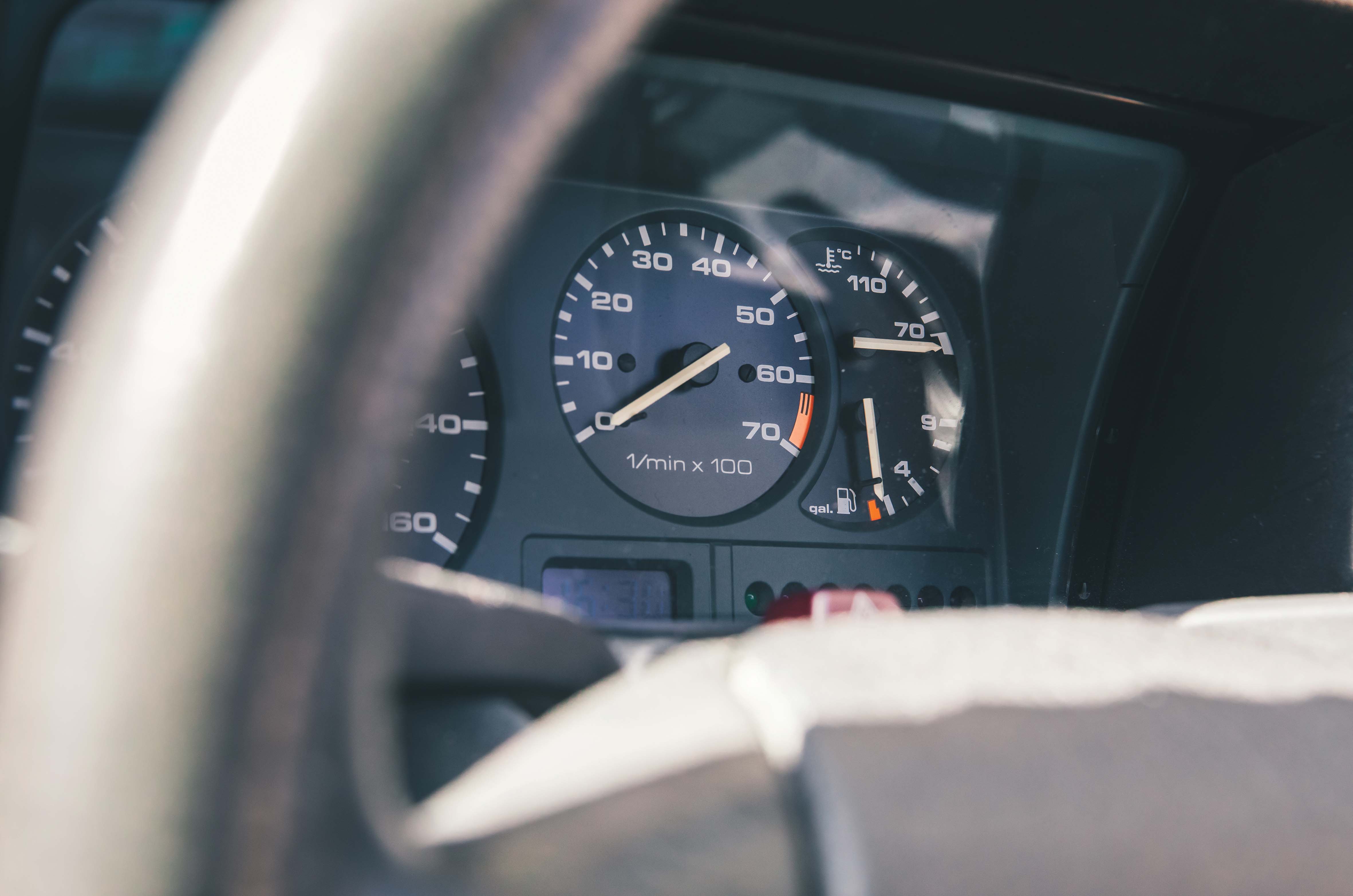Classic & Sports Car – Volkswagen Polo G40 vs Daihatsu Charade GTti: forced introduction