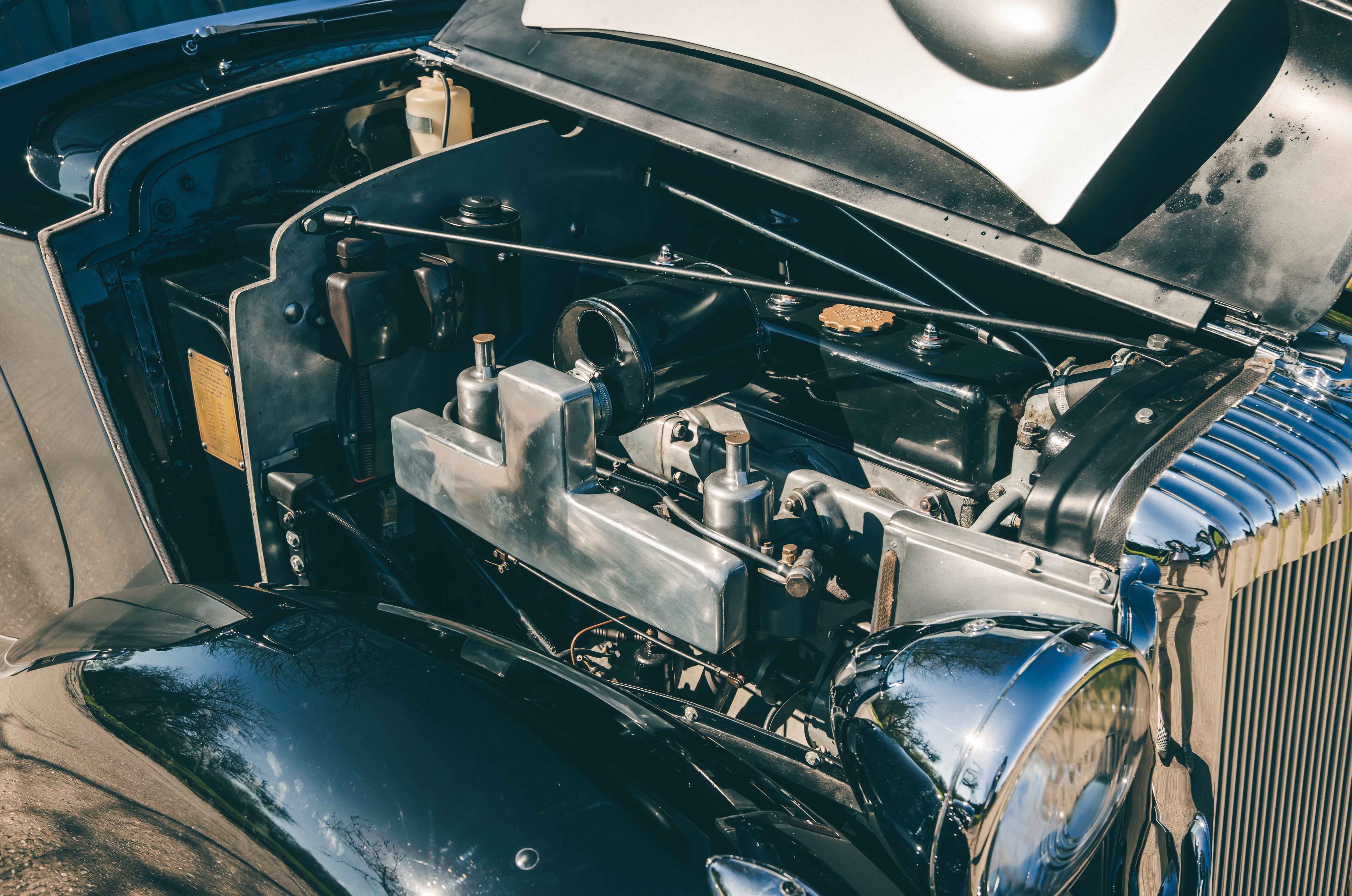 Classic & Sports Car – Daimler DB18: Churchill’s chariot