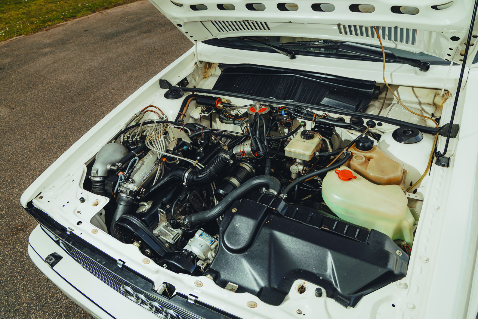 Classic & Sports Car – Ford Model T to McLaren F1: 20th-century trailblazers