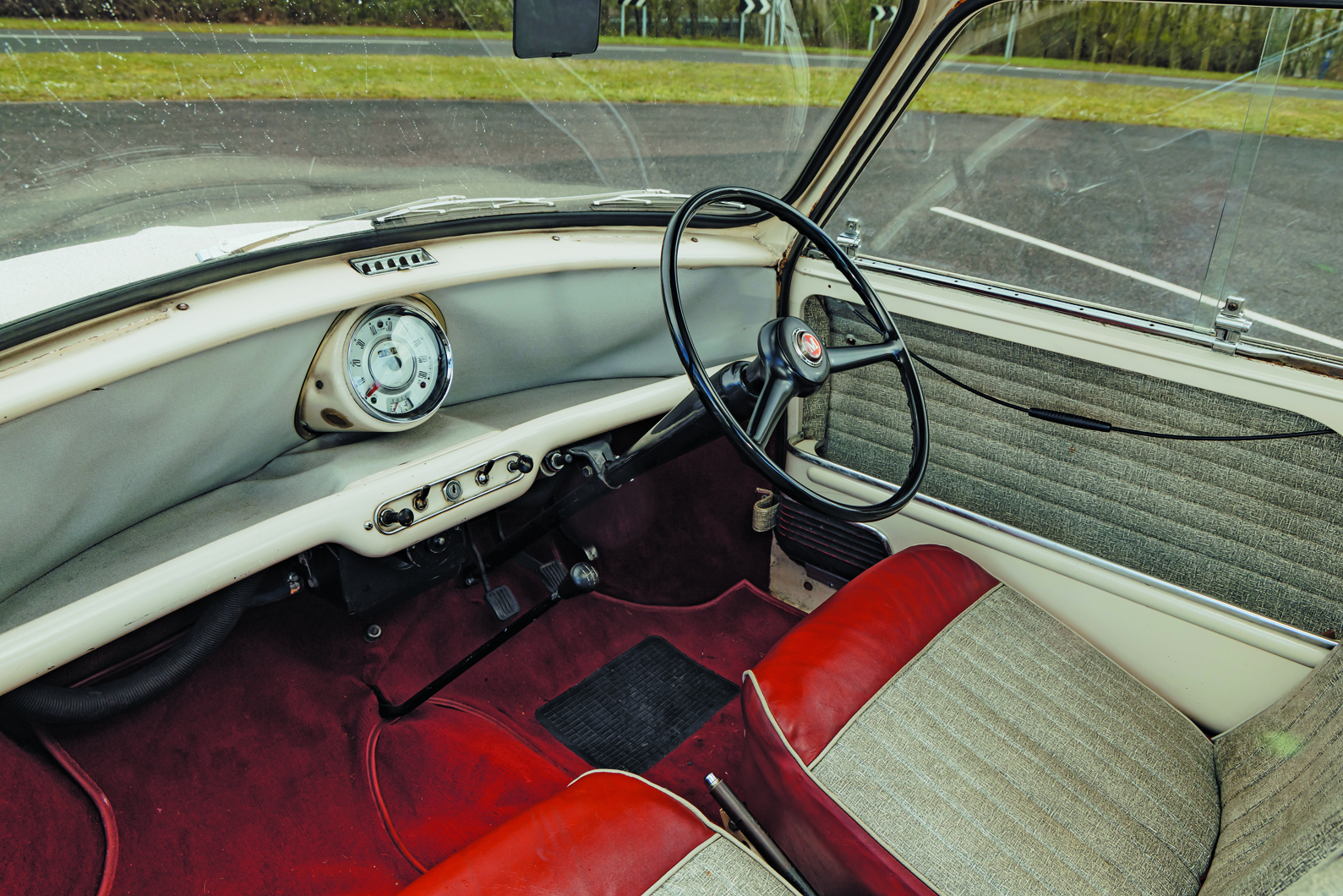 Classic & Sports Car – Ford Model T to McLaren F1: 20th-century trailblazers