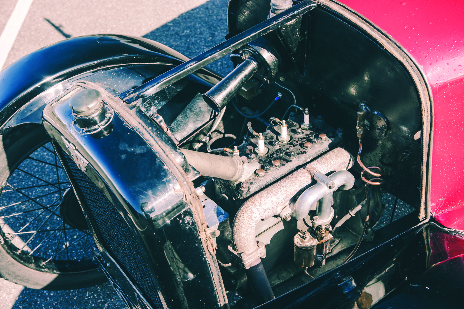 Classic & Sports Car – Ford Model T to McLaren F1: 20th-century trailblazers