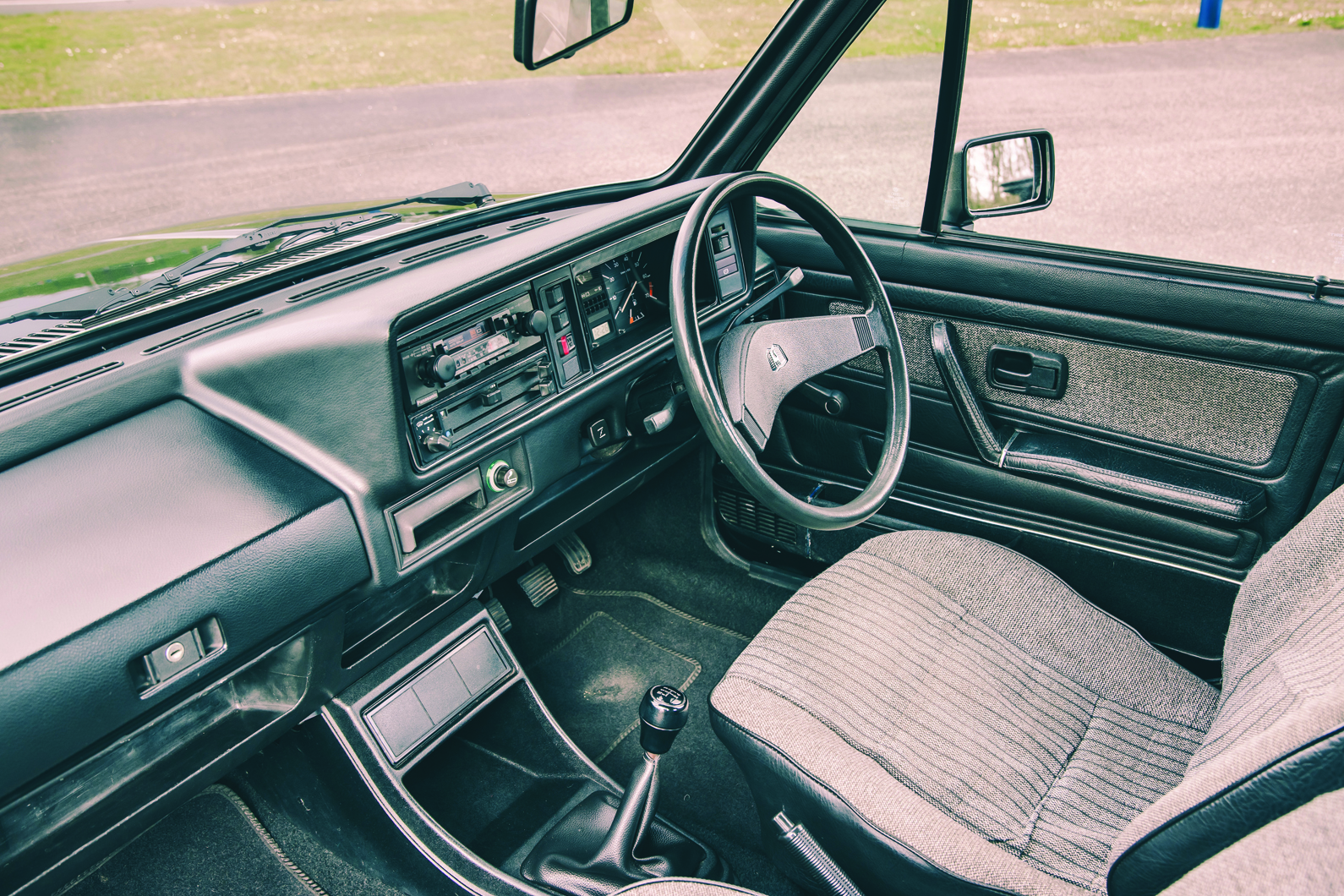 Classic & Sports Car – Ford Model T to McLaren F1: 20th-century trailblazers