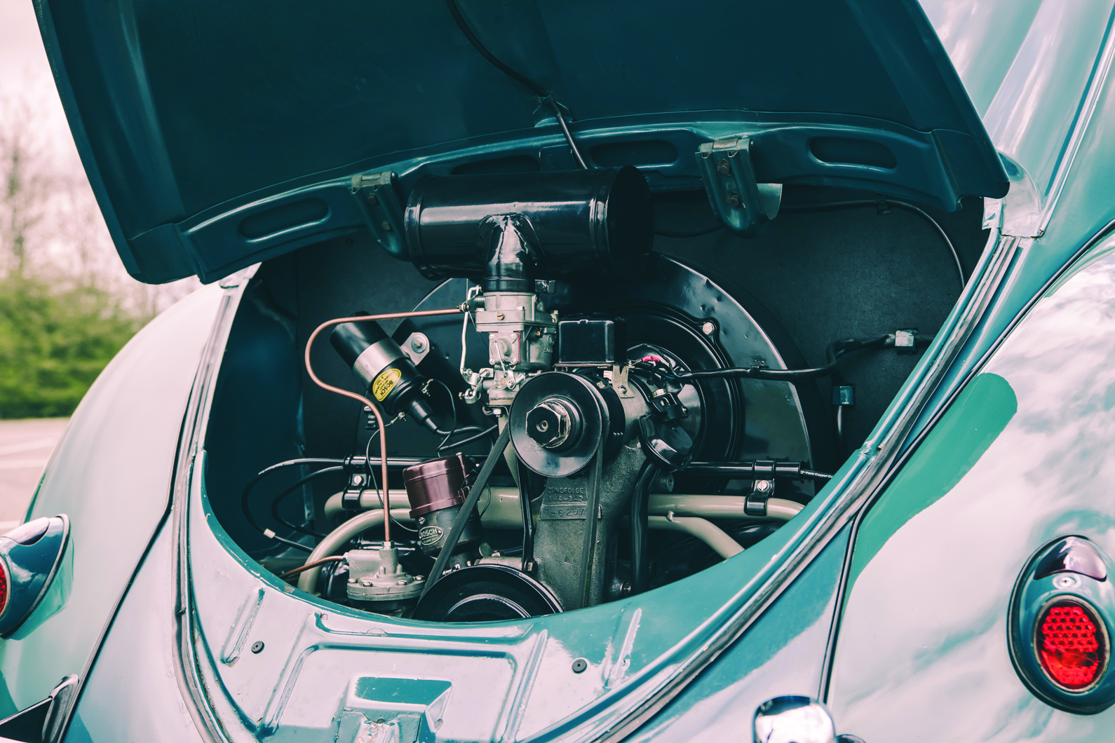 Classic & Sports Car – Ford Model T to McLaren F1: 20th-century trailblazers