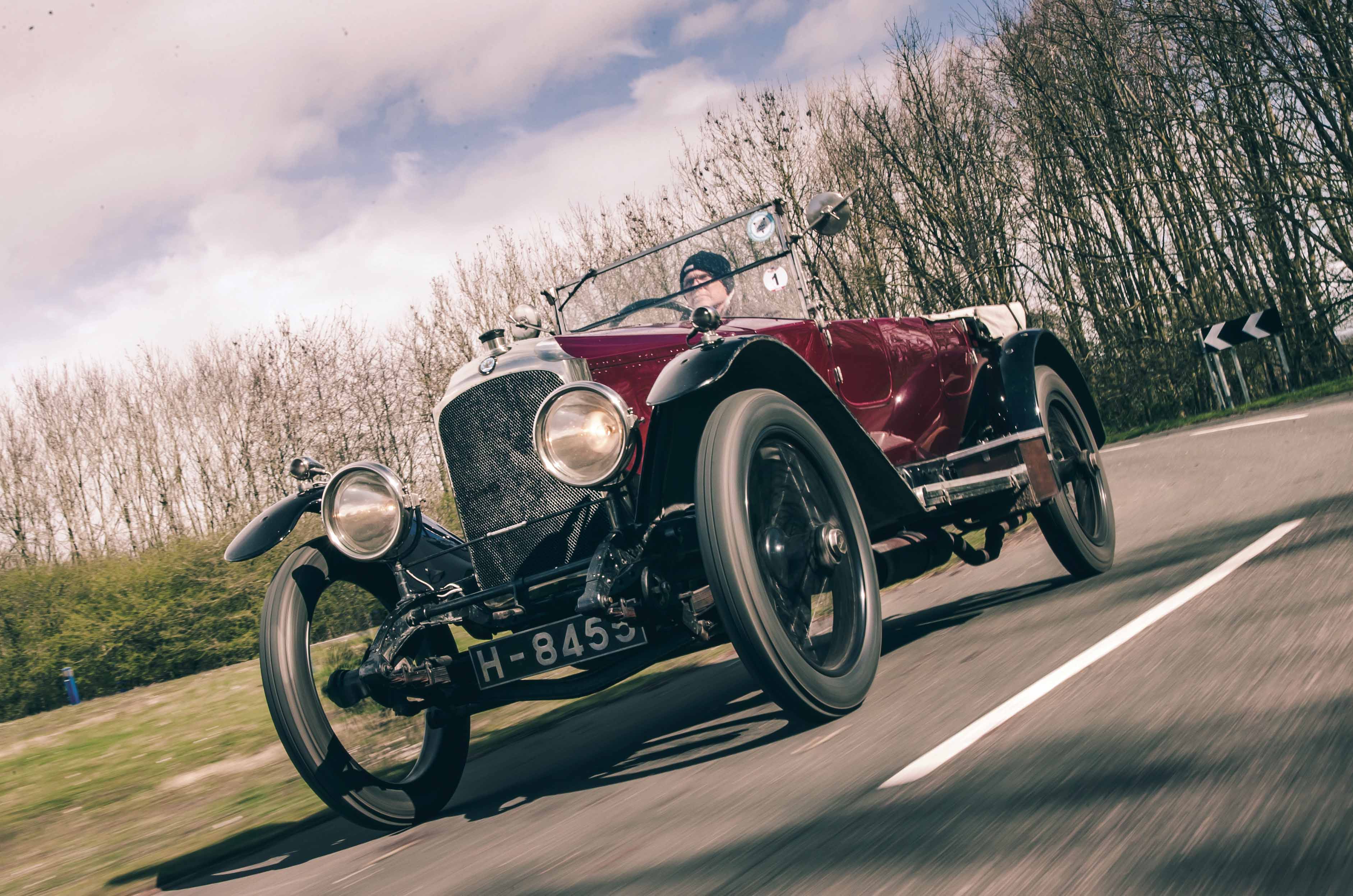 Classic & Sports Car – Ford Model T to McLaren F1: 20th-century trailblazers