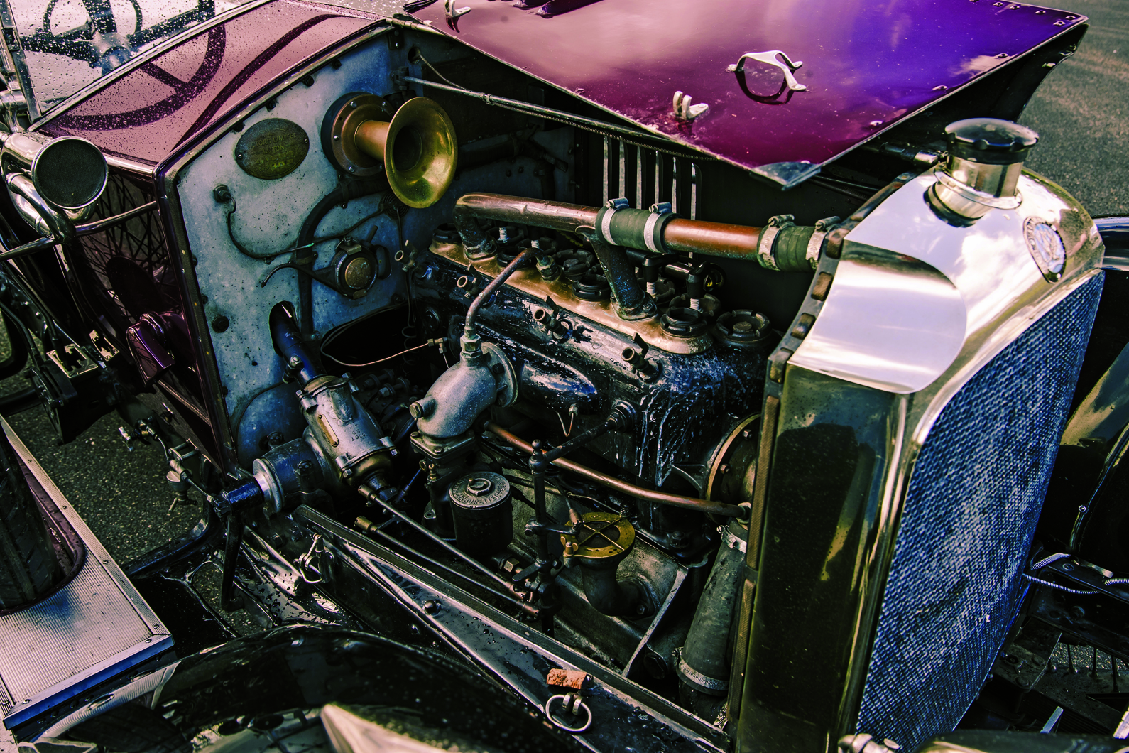 Classic & Sports Car – Ford Model T to McLaren F1: 20th-century trailblazers