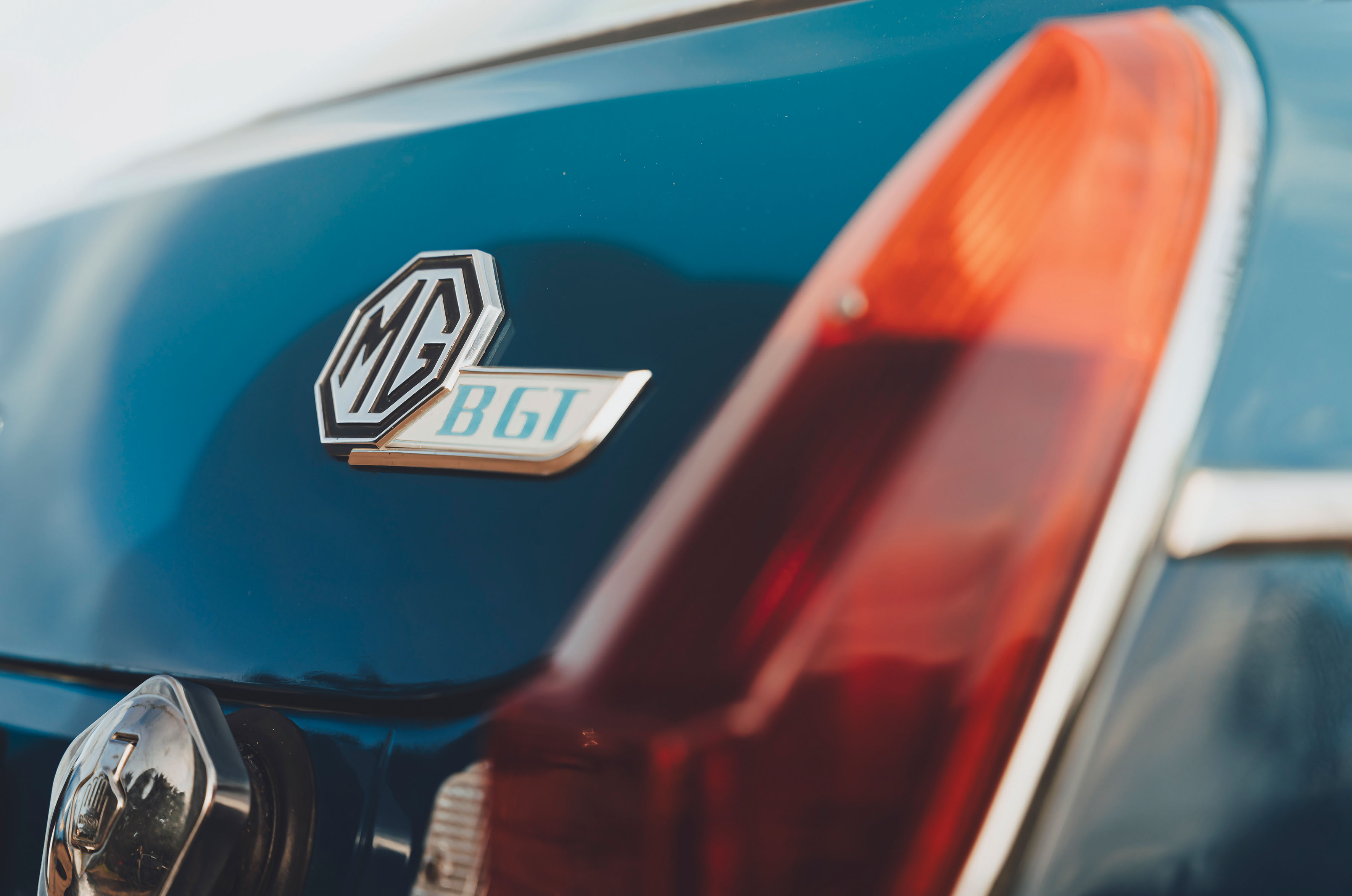 Classic & Sports Car – MGB GT V8s: Costello’s conversion vs Abingdon’s answer