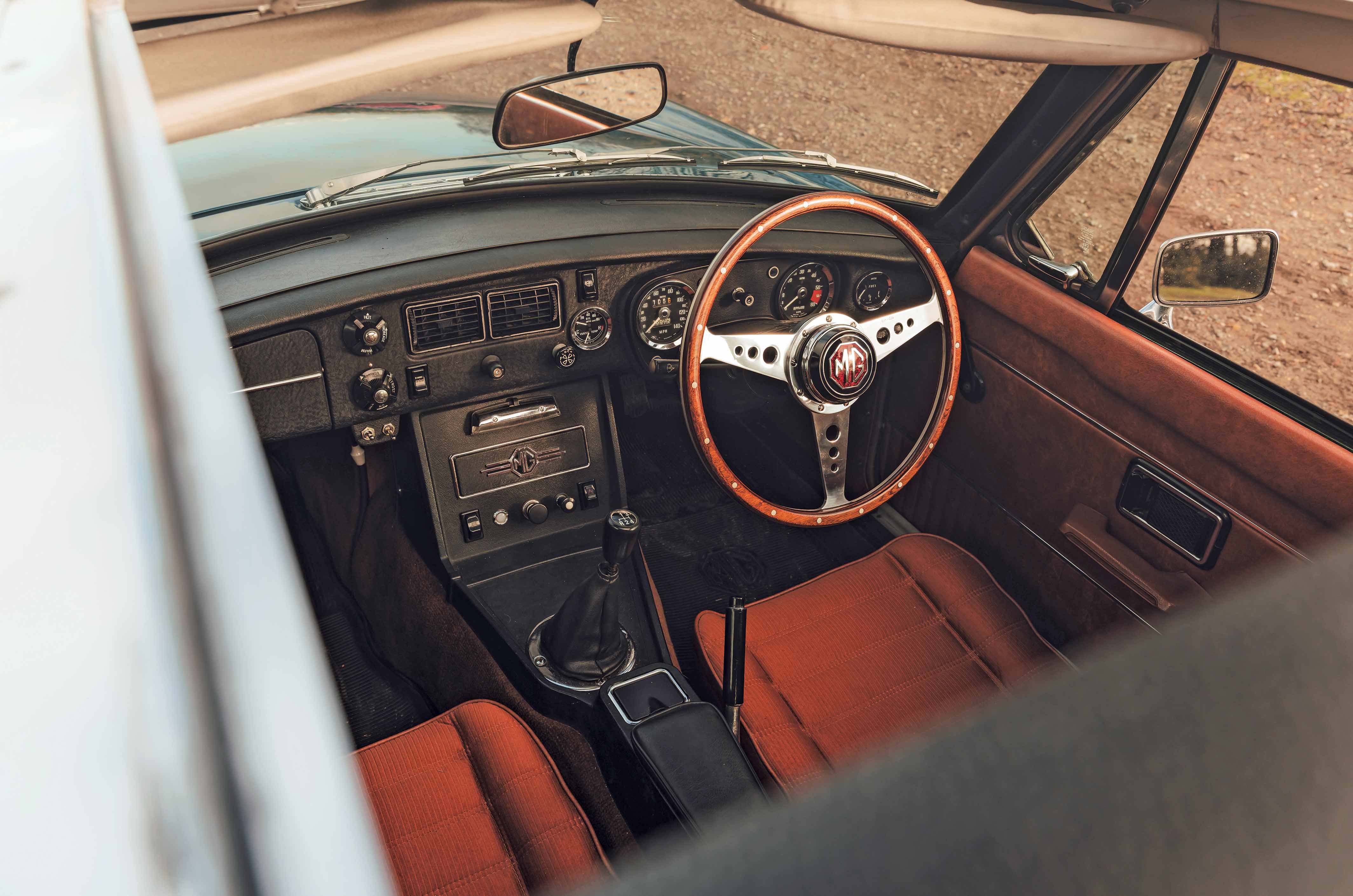 Classic & Sports Car – MGB GT V8s: Costello’s conversion vs Abingdon’s answer