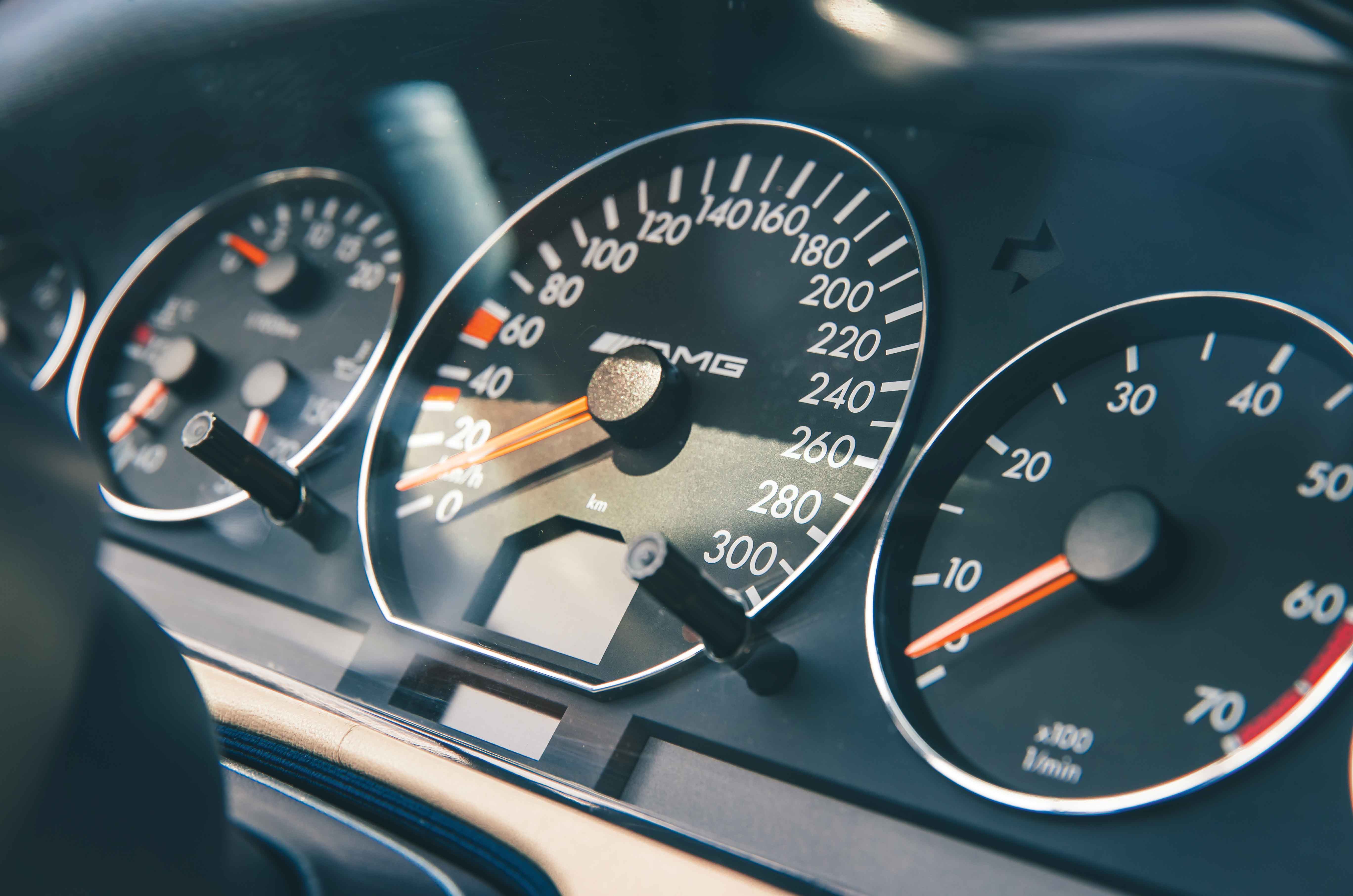 Classic & Sports Car – Mercedes-Benz SL73 AMG: excess express