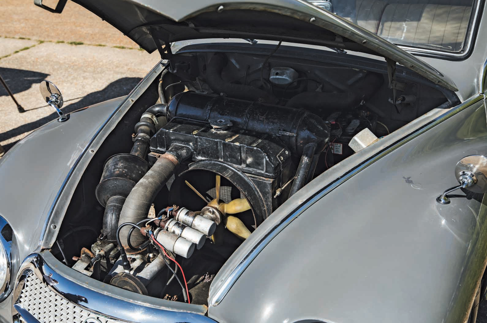 Classic & Sports Car – Panhard PL17 vs Auto Union 1000S: spot the difference