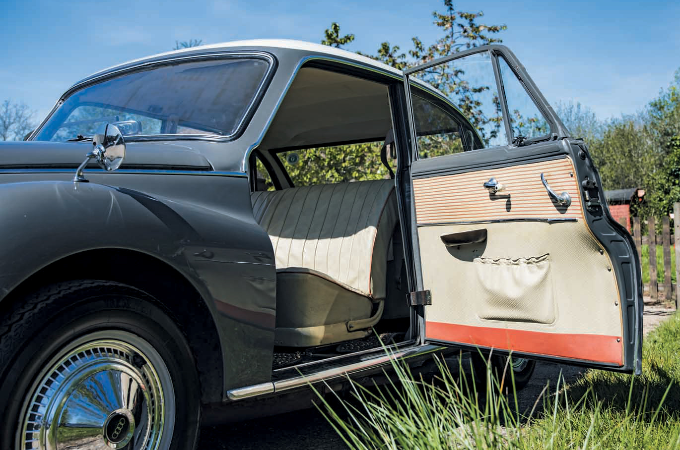 Classic & Sports Car – Panhard PL17 vs Auto Union 1000S: spot the difference