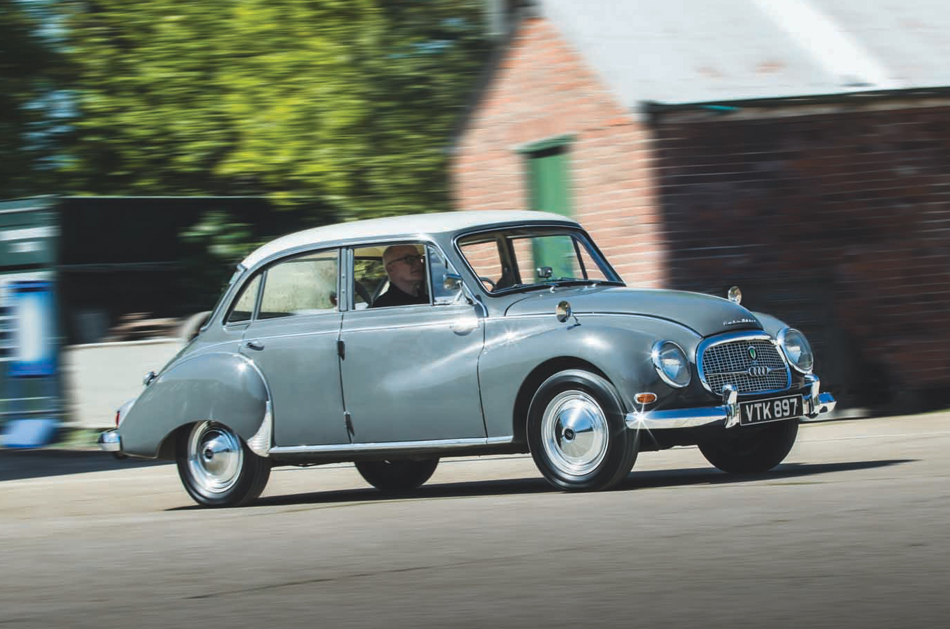 Classic & Sports Car – Panhard PL17 vs Auto Union 1000S: spot the difference