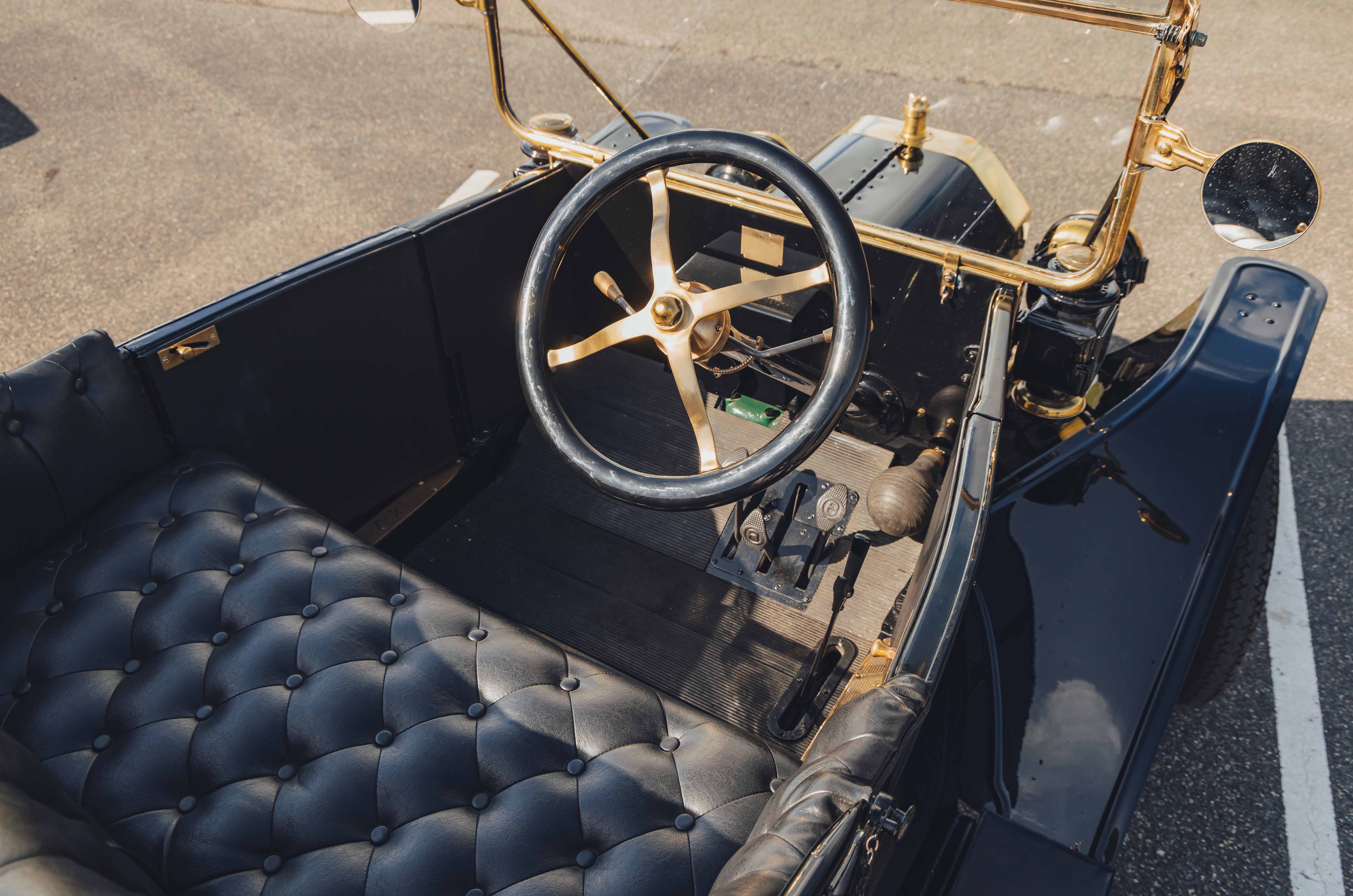 Classic & Sports Car – Ford Model T to McLaren F1: 20th-century trailblazers