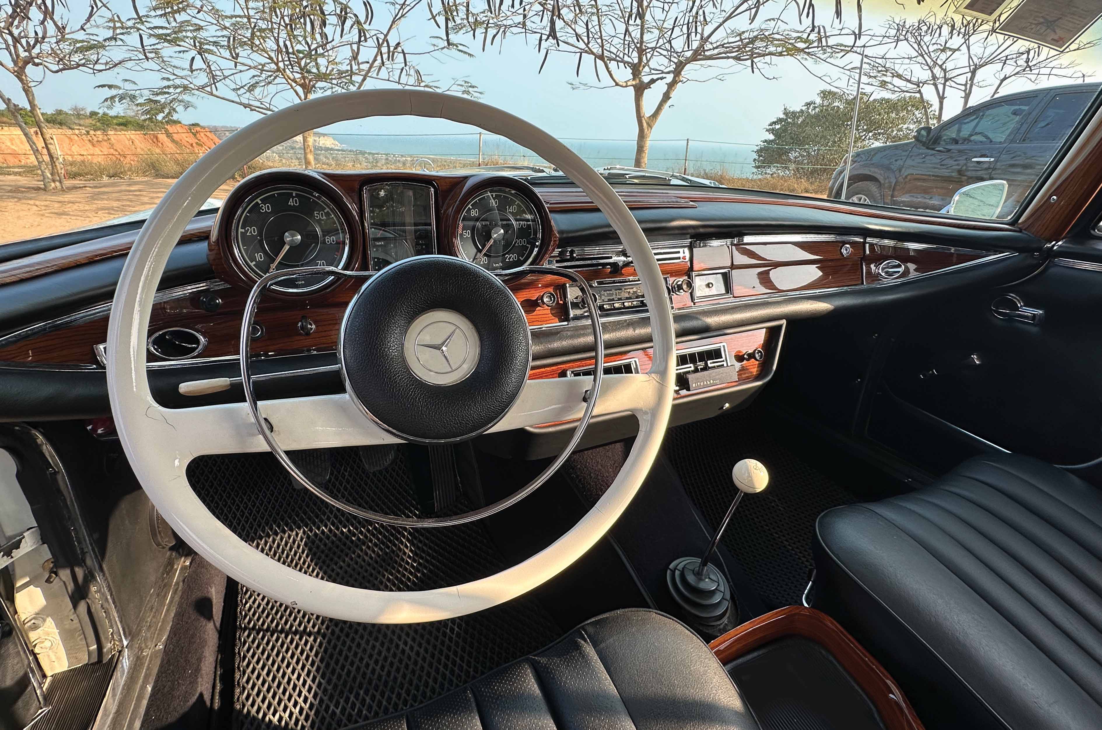 Classic & Sports Car – Your classic: Mercedes-Benz 220SEb Coupé