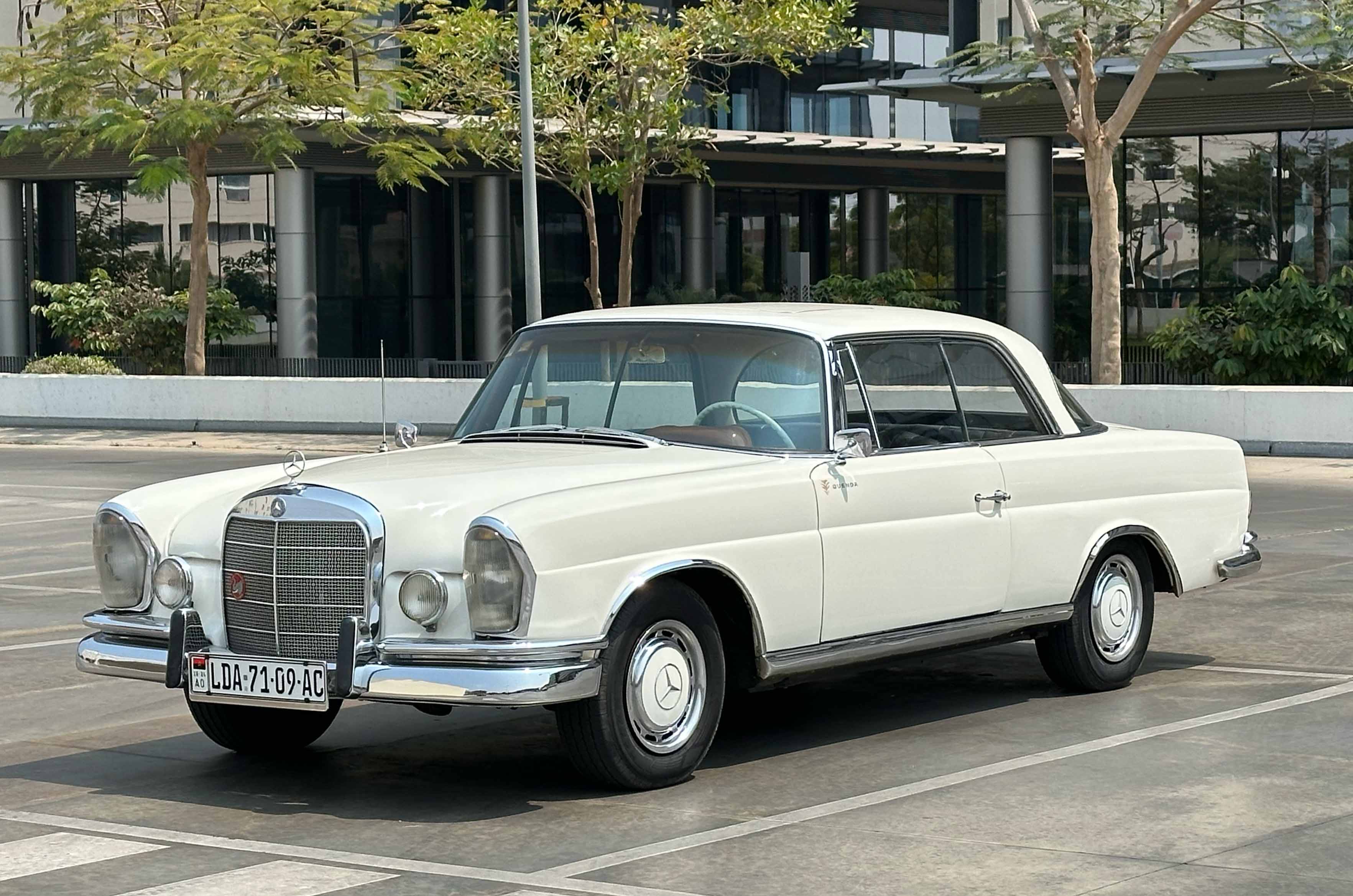 Classic & Sports Car – Your classic: Mercedes-Benz 220SEb Coupé
