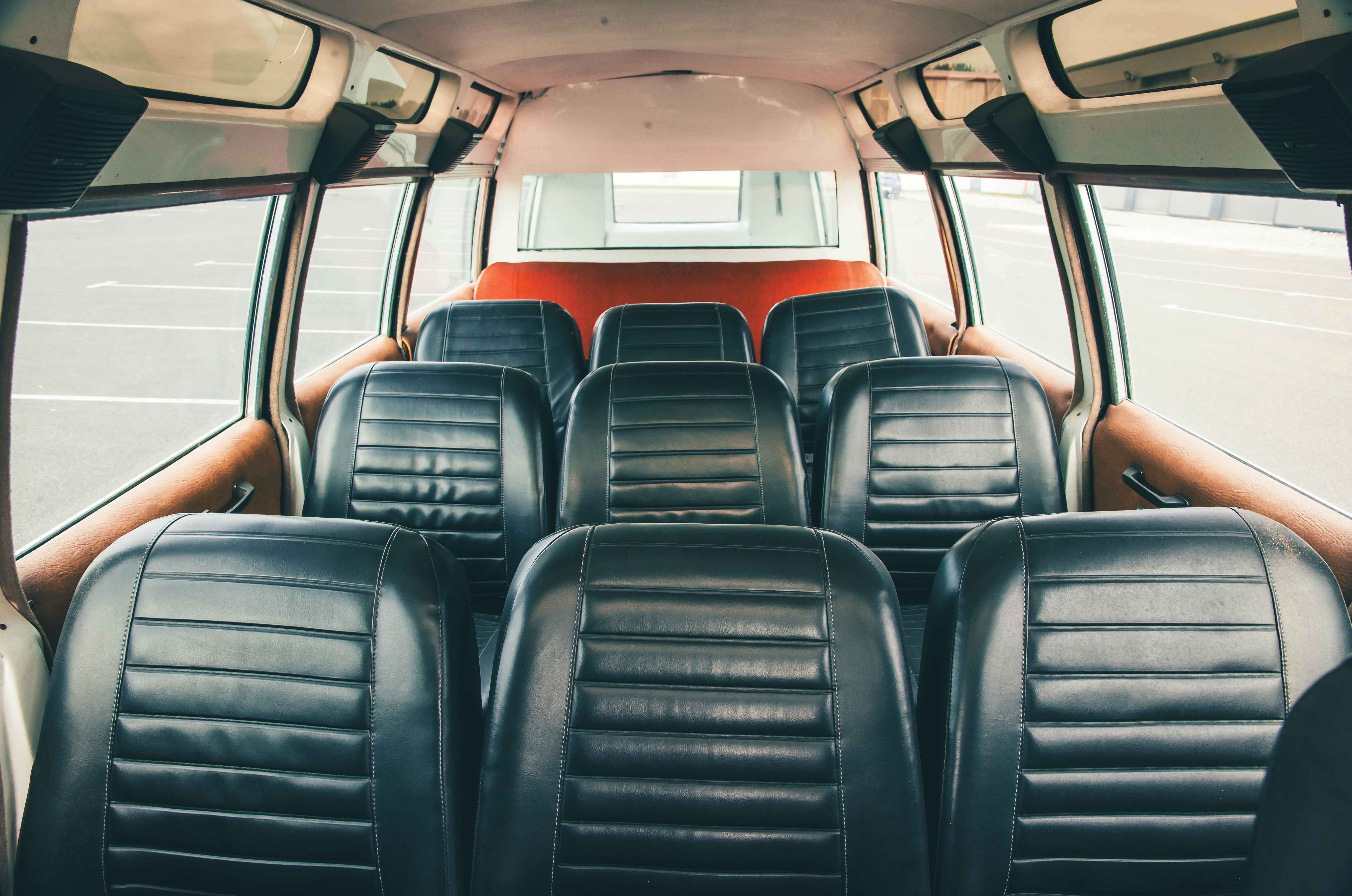 Classic & Sports Car – AQC Jetway 707: meet the Oldsmobile Toronado with 15 seats
