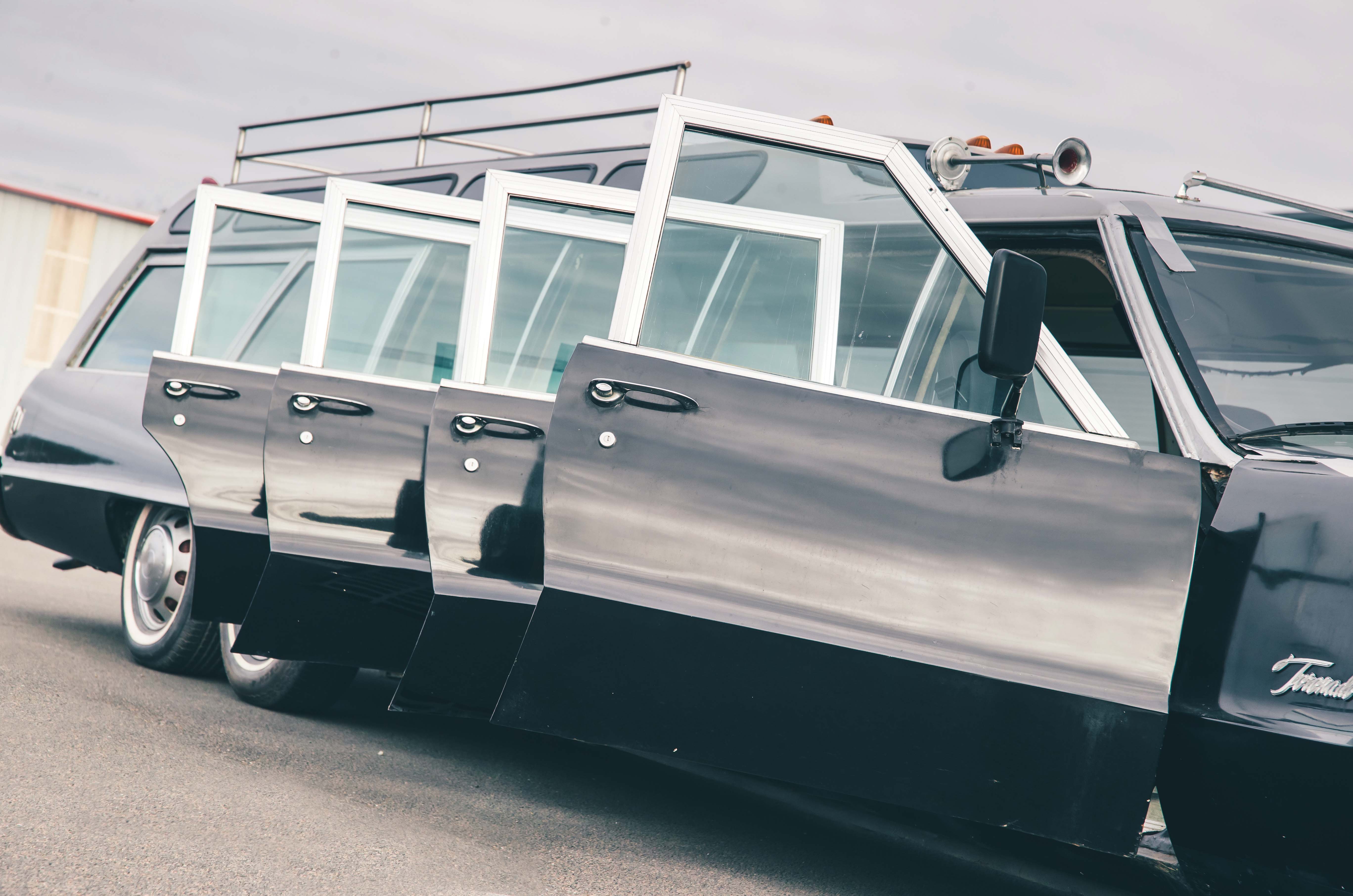 Classic & Sports Car – AQC Jetway 707: meet the Oldsmobile Toronado with 15 seats