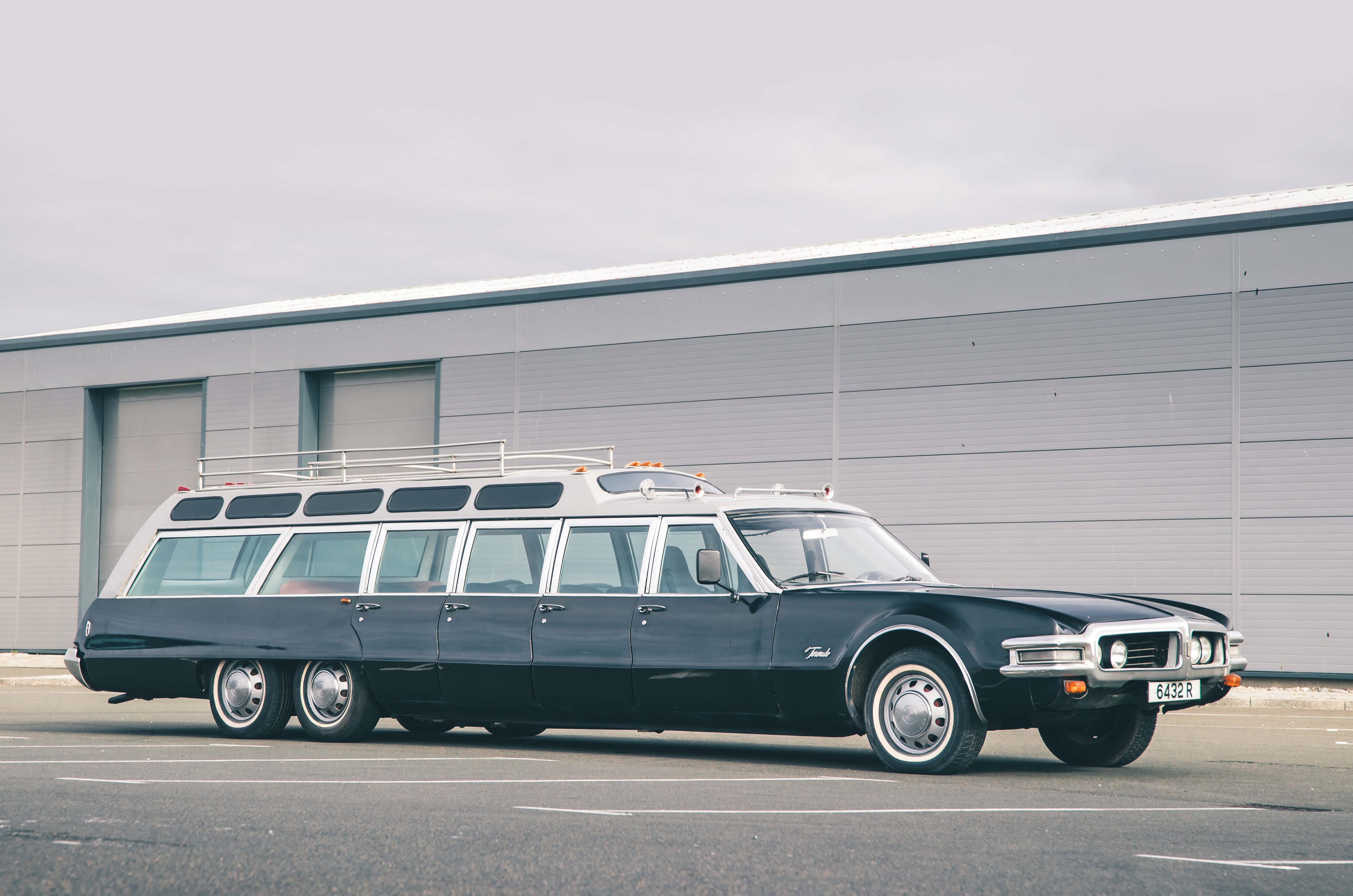 Classic & Sports Car – AQC Jetway 707: meet the Oldsmobile Toronado with 15 seats