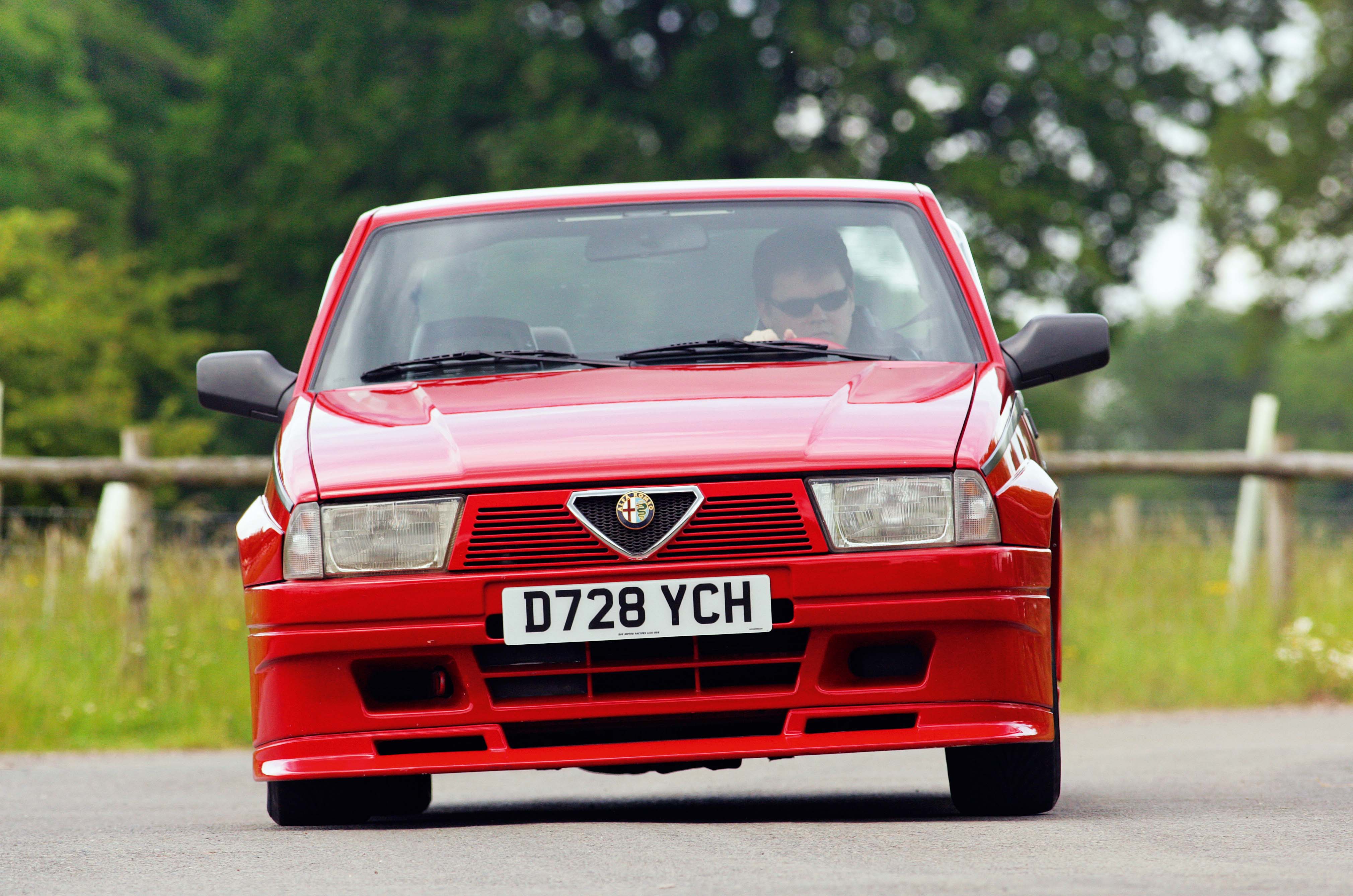 Classic & Sports Car – Alfa Romeo Giulietta Turbodelta vs 75 Turbo Evoluzione: special forces