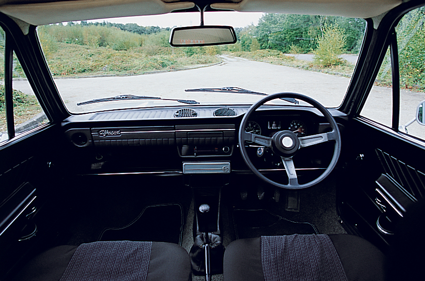 Classic & Sports Car – Alfa Romeo Alfasud vs Citroën GS: leading from the front