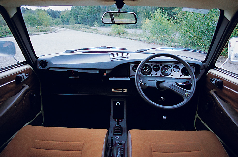 Classic & Sports Car – Alfa Romeo Alfasud vs Citroën GS: leading from the front