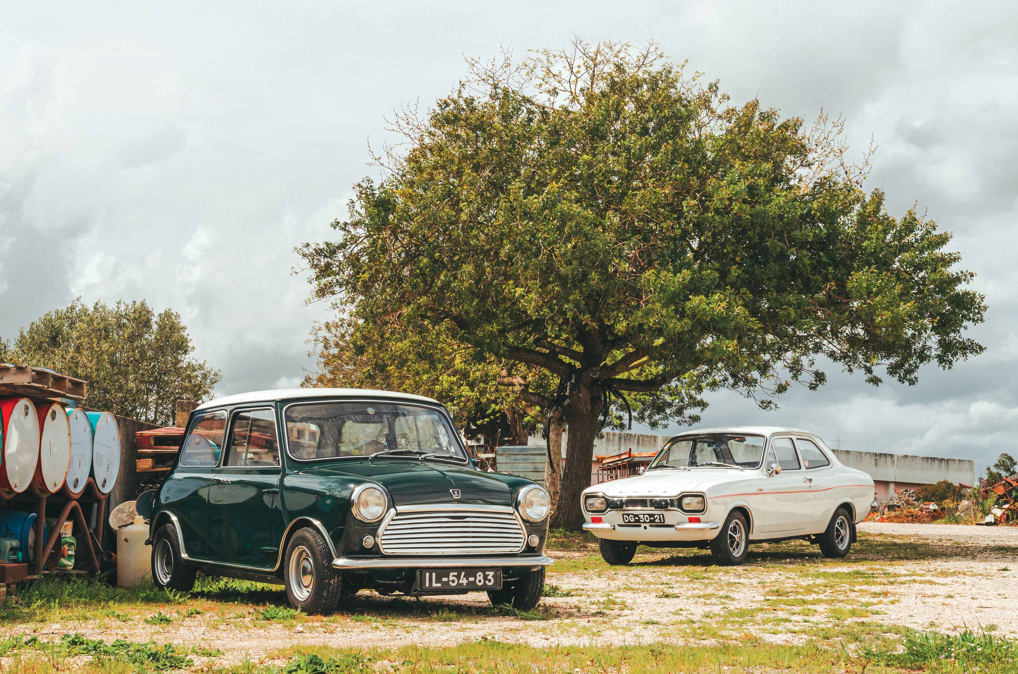 Classic & Sports Car – Austin Mini Cooper MkII vs Ford Escort 1300 GT