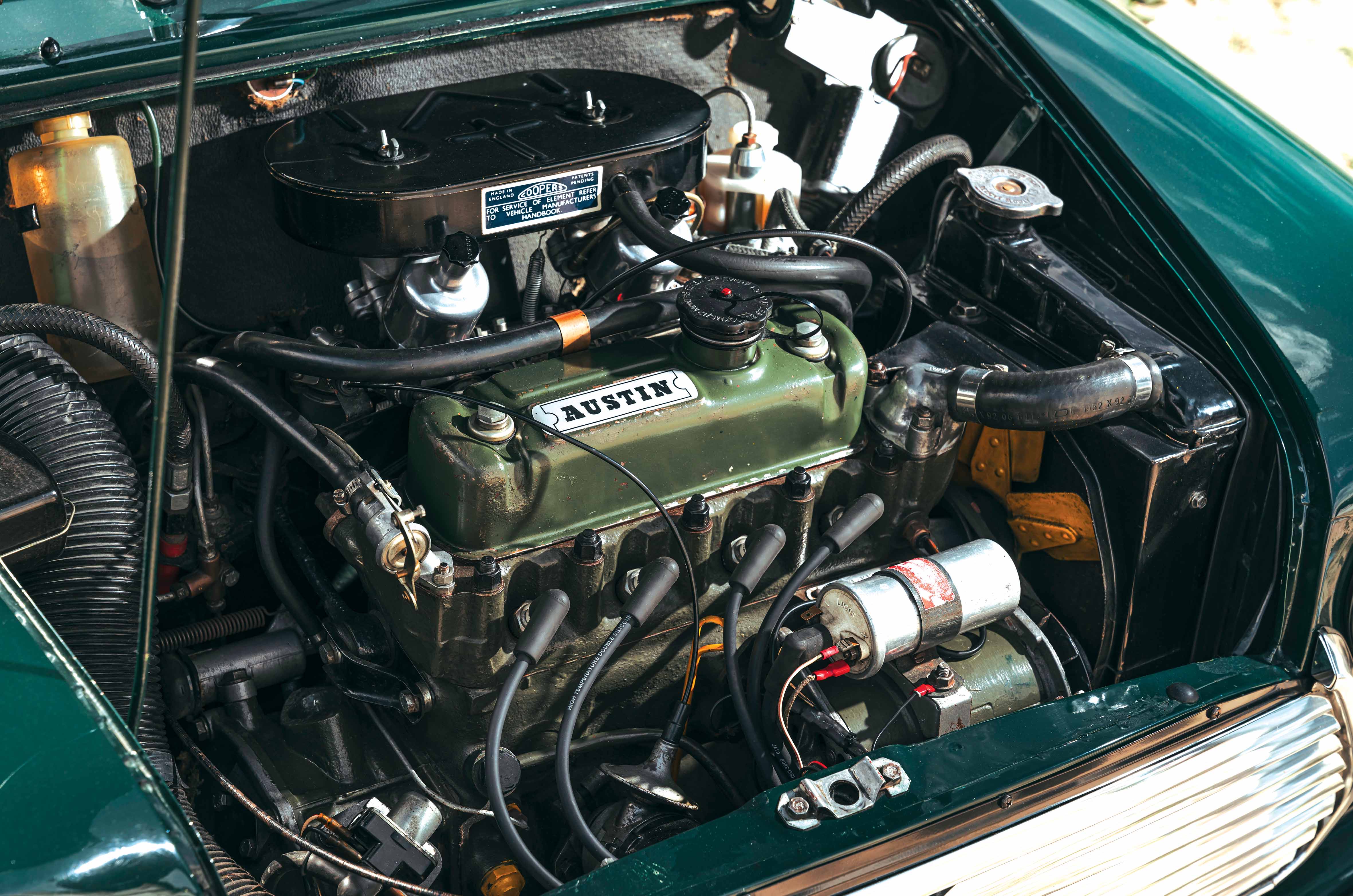Classic & Sports Car – Austin Mini Cooper MkII vs Ford Escort 1300 GT