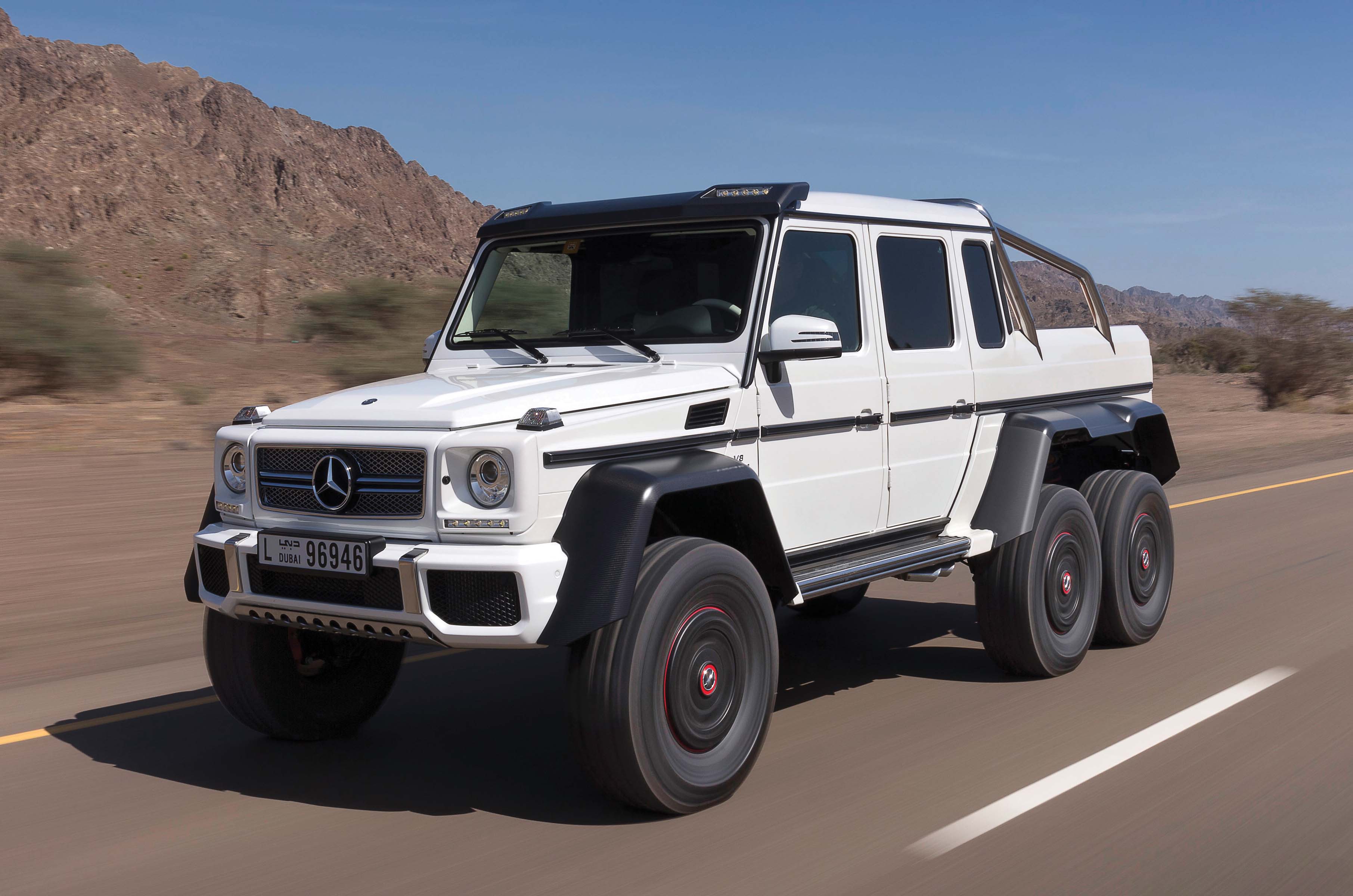 Classic & Sports Car – Mitsubishi Pajero Evolution: desert stormer
