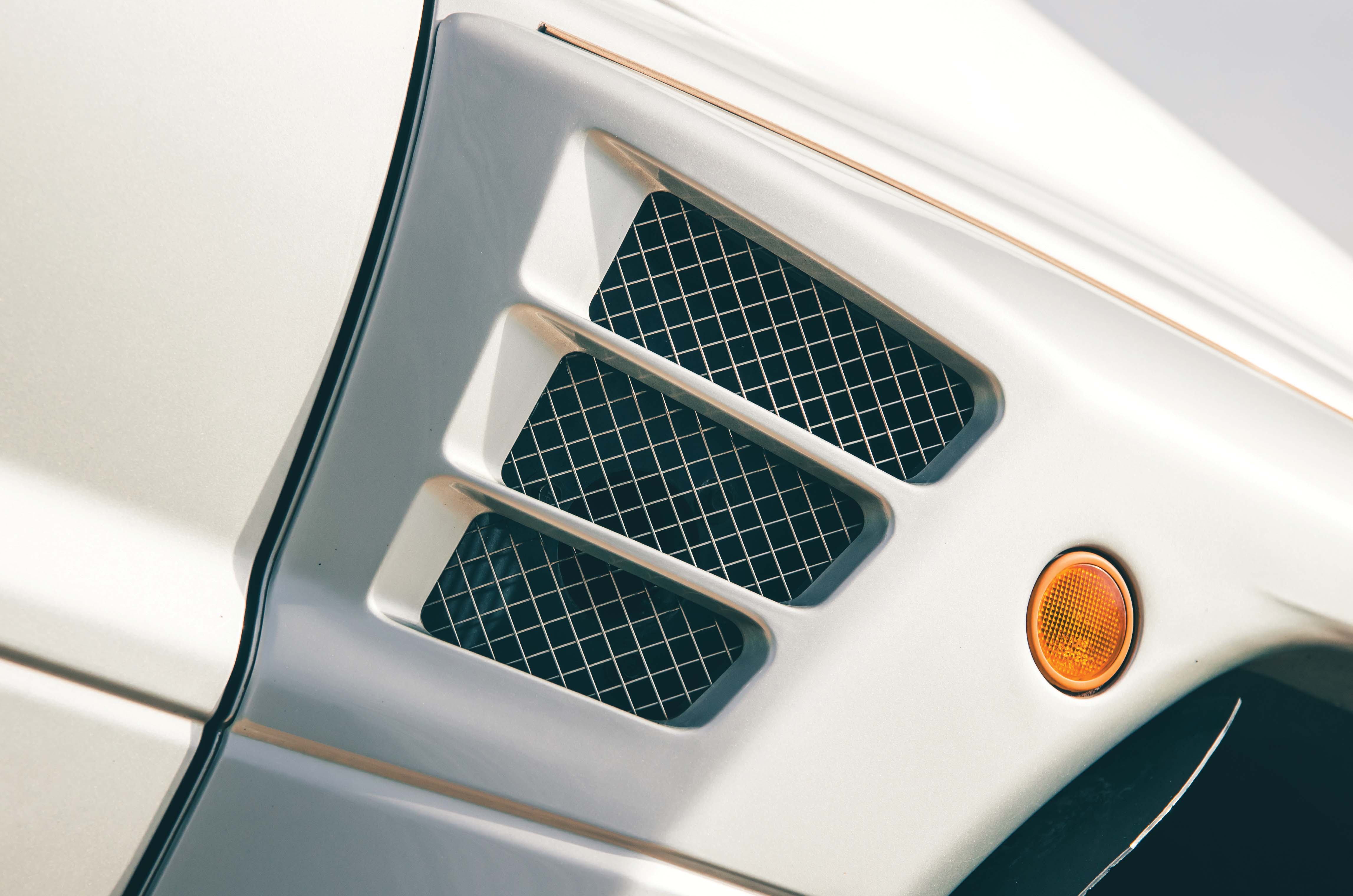 Classic & Sports Car – Mitsubishi Pajero Evolution: desert stormer