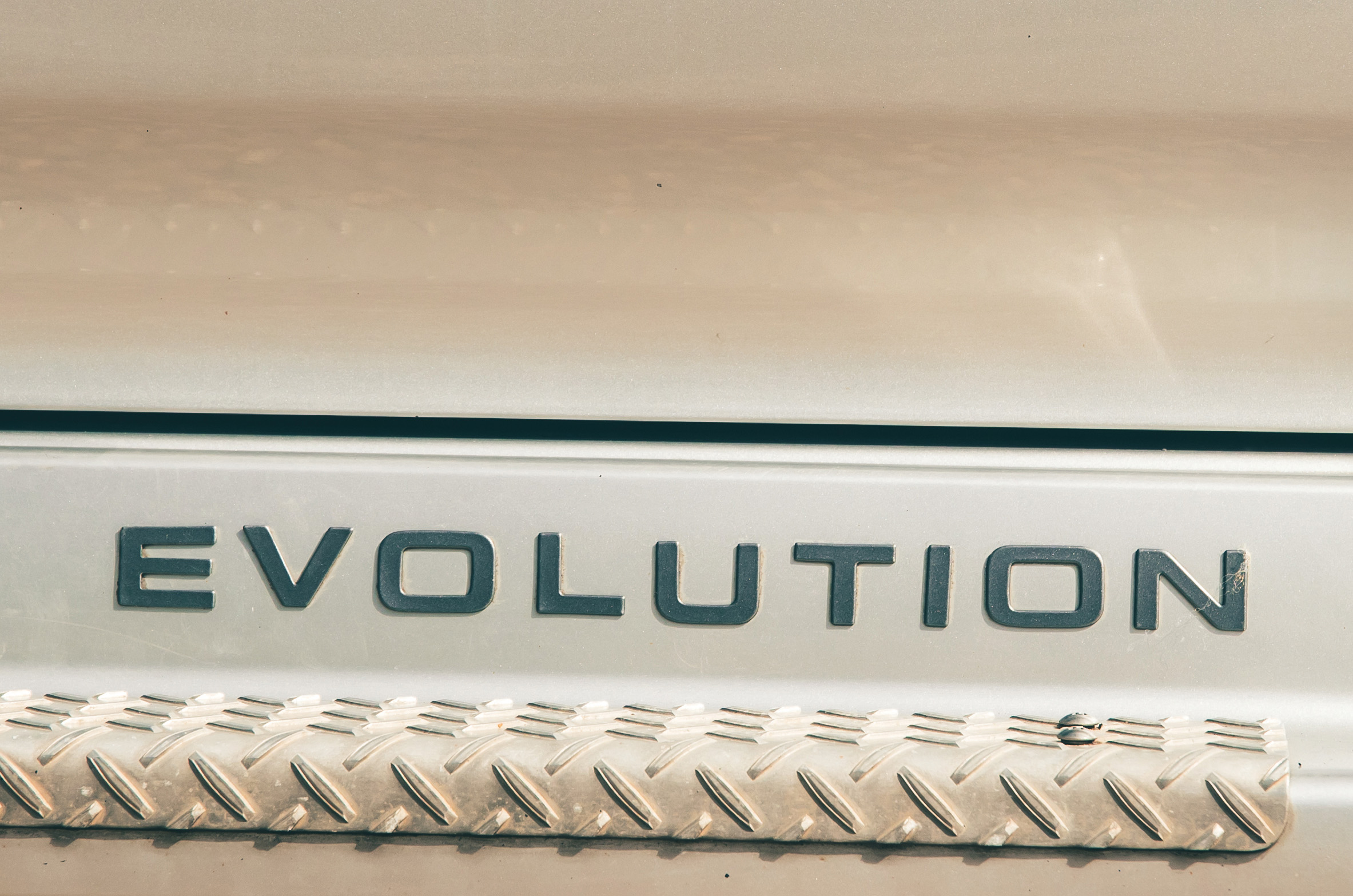 Classic & Sports Car – Mitsubishi Pajero Evolution: desert stormer