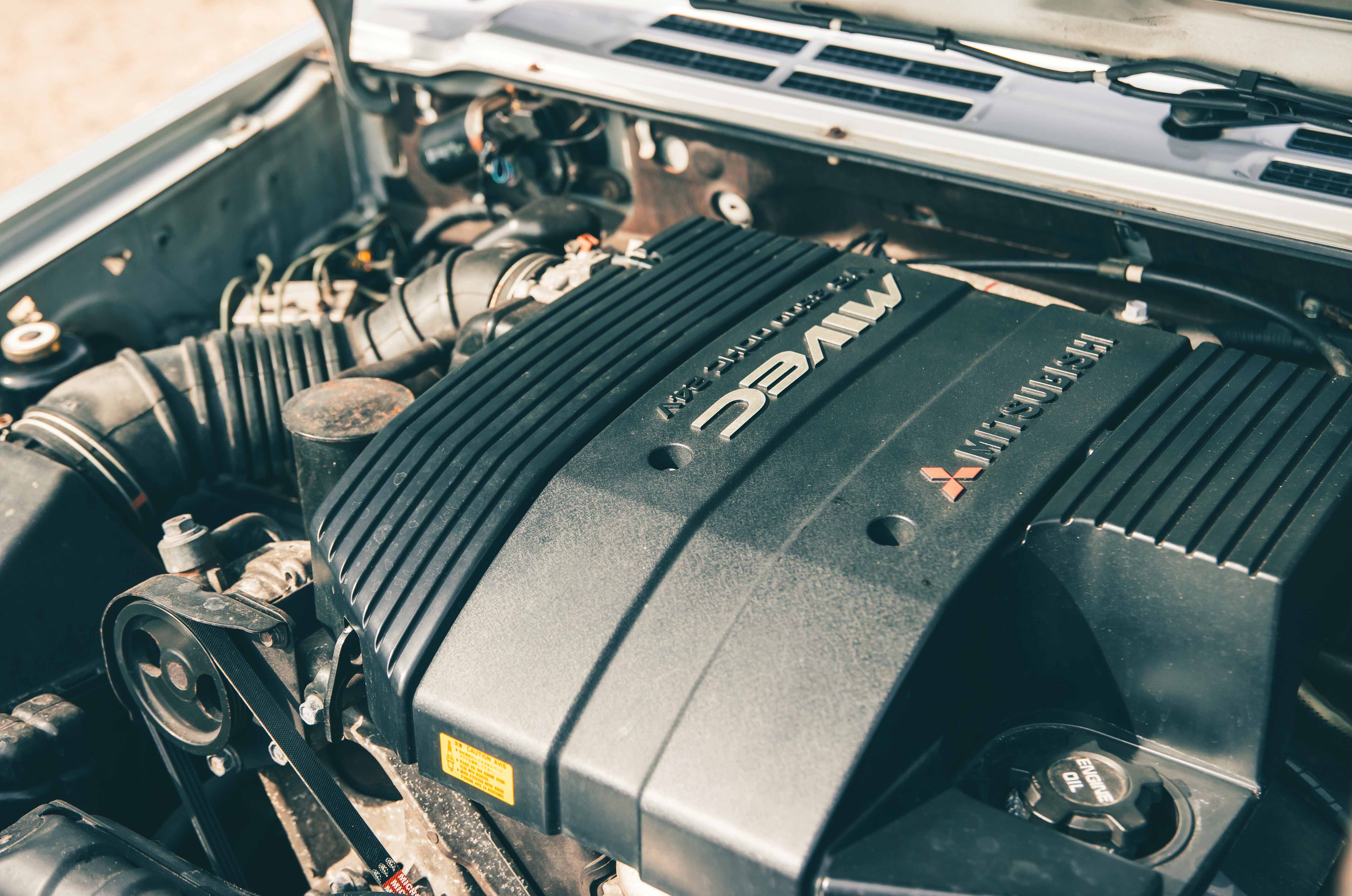 Classic & Sports Car – Mitsubishi Pajero Evolution: desert stormer