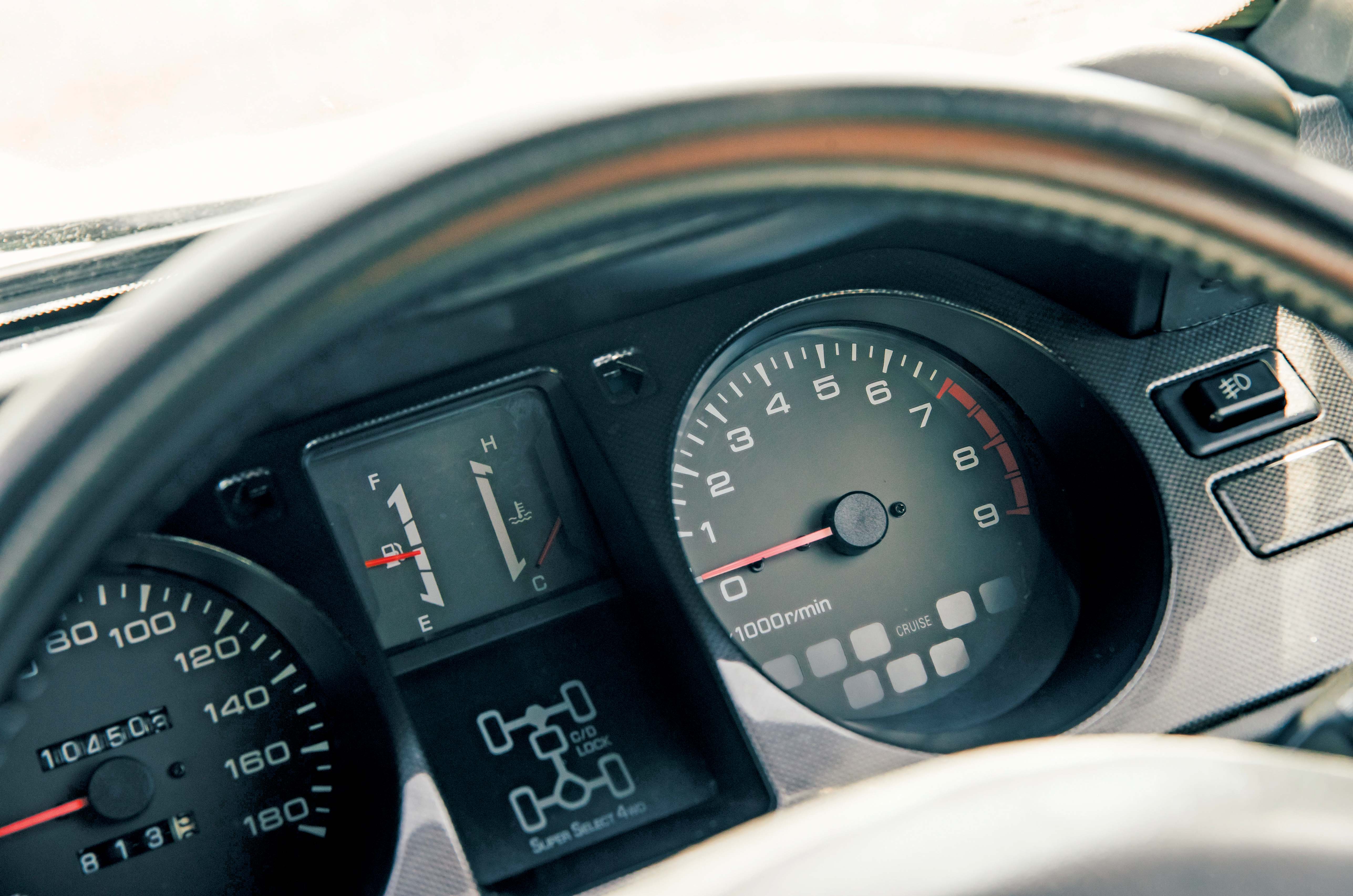 Classic & Sports Car – Mitsubishi Pajero Evolution: desert stormer
