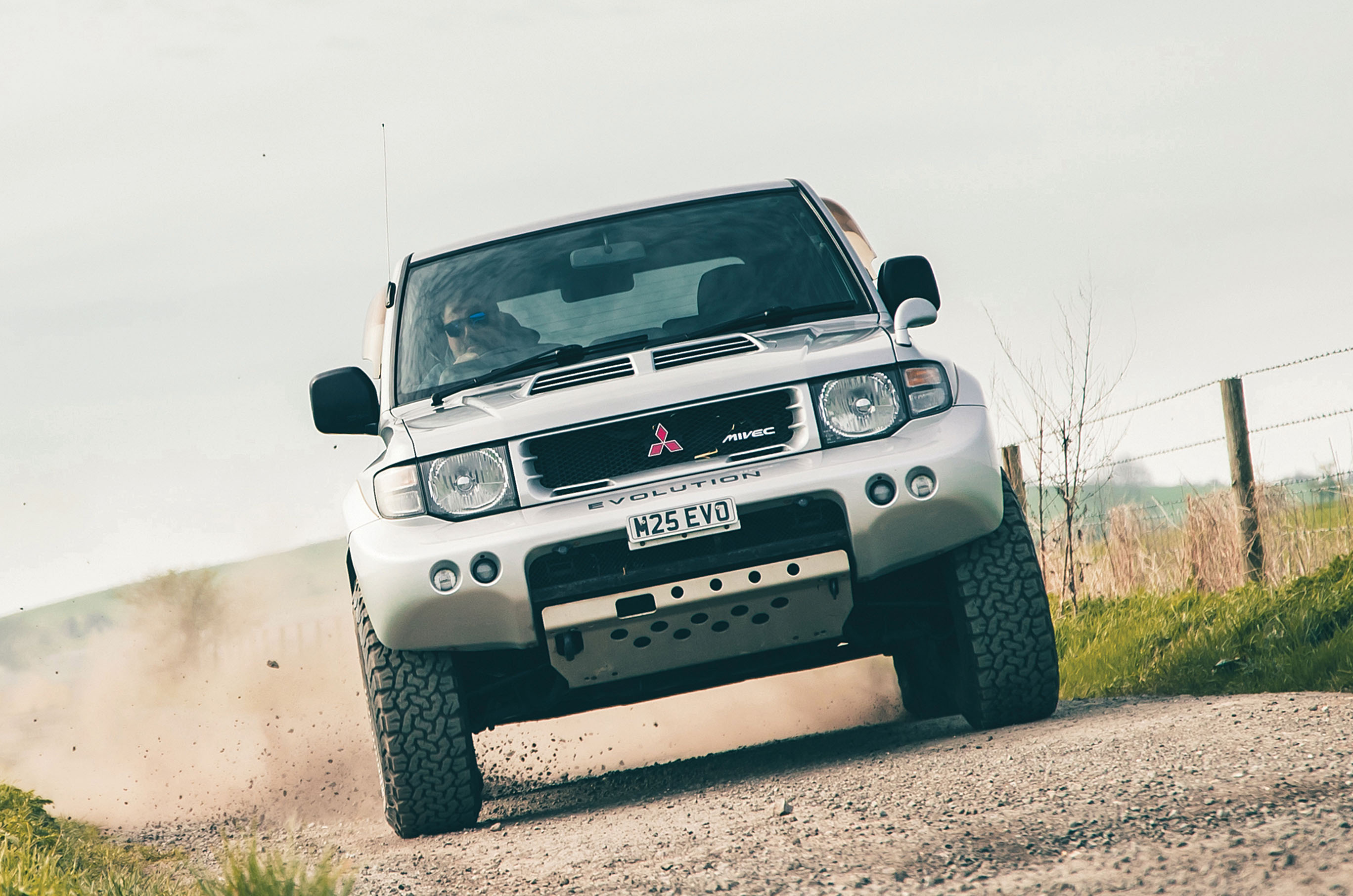 Classic & Sports Car – Mitsubishi Pajero Evolution: desert stormer