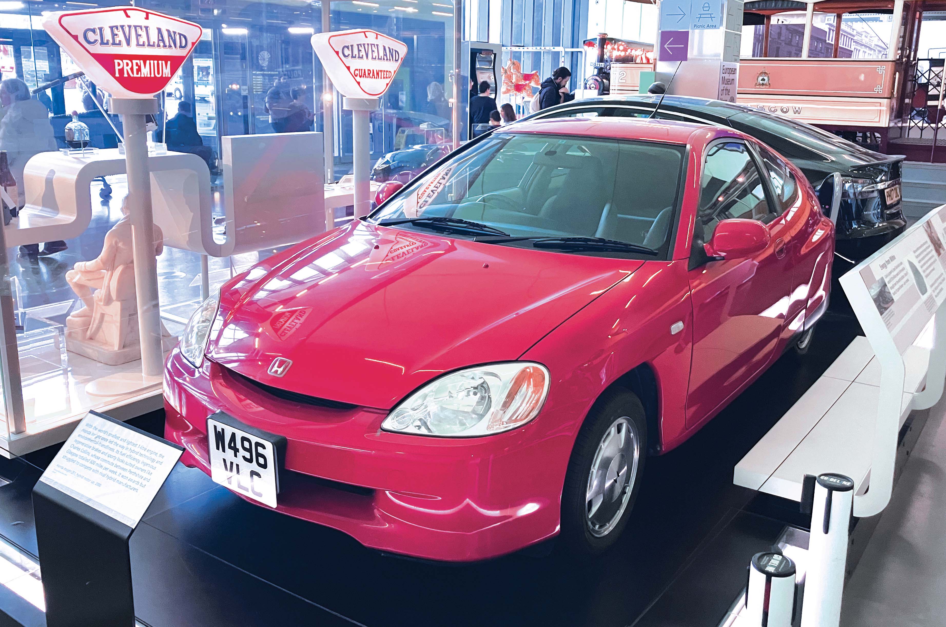 Classic & Sports Car – Classic shrine: Riverside Museum