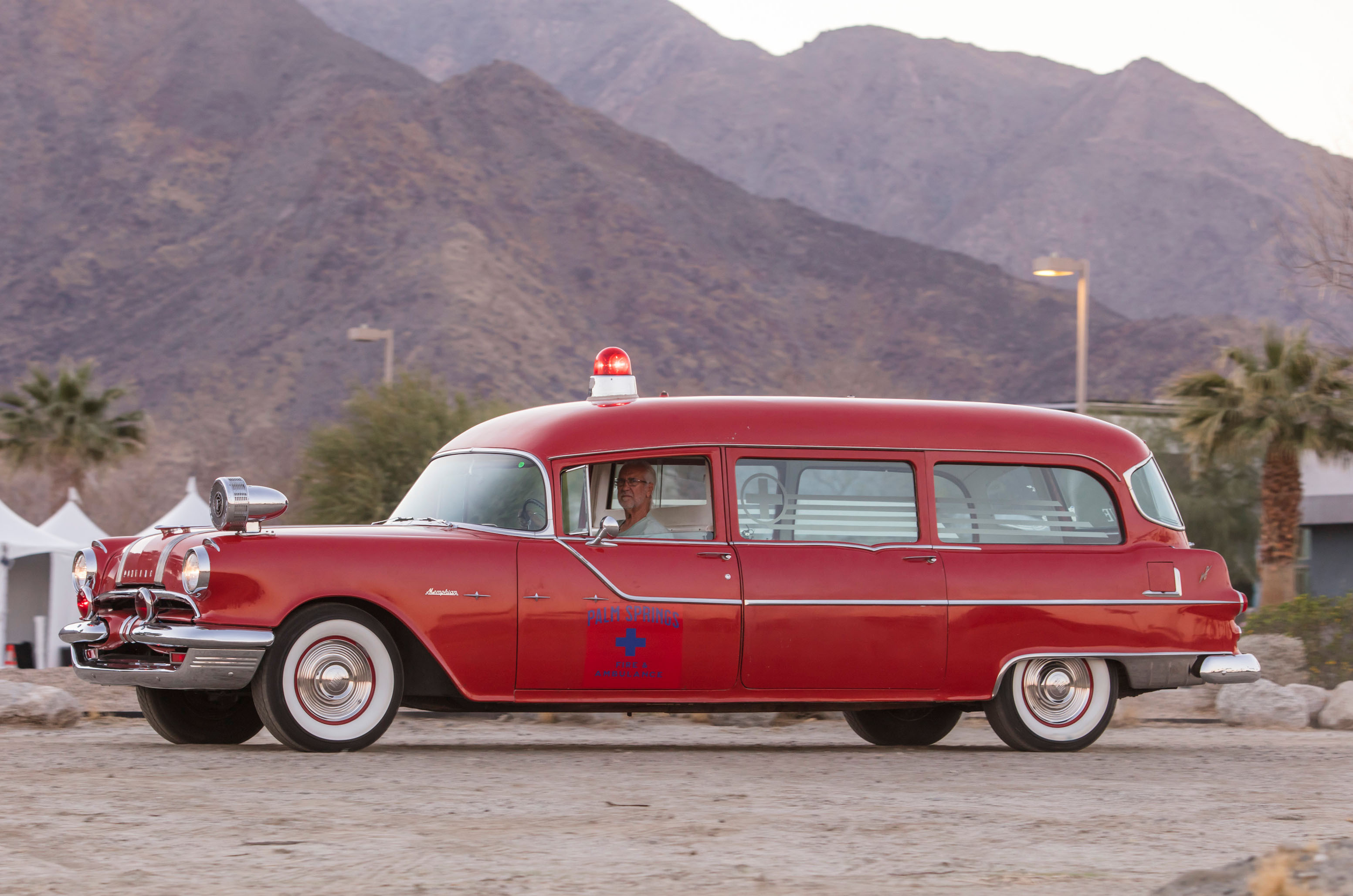 Classic & Sports Car – Pontiac Memphian ambulance: estate of emergency