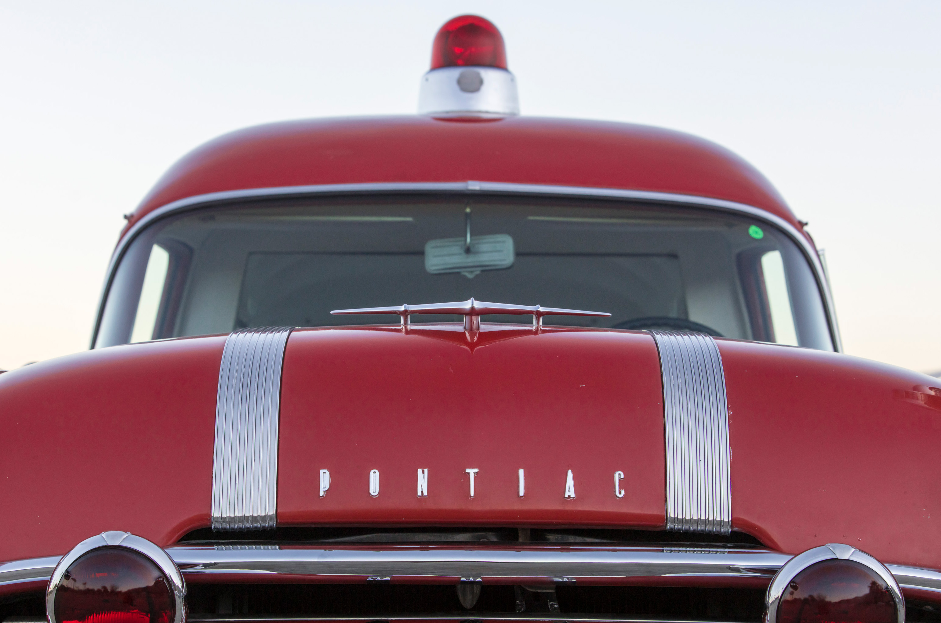 Classic & Sports Car – Pontiac Memphian ambulance: estate of emergency