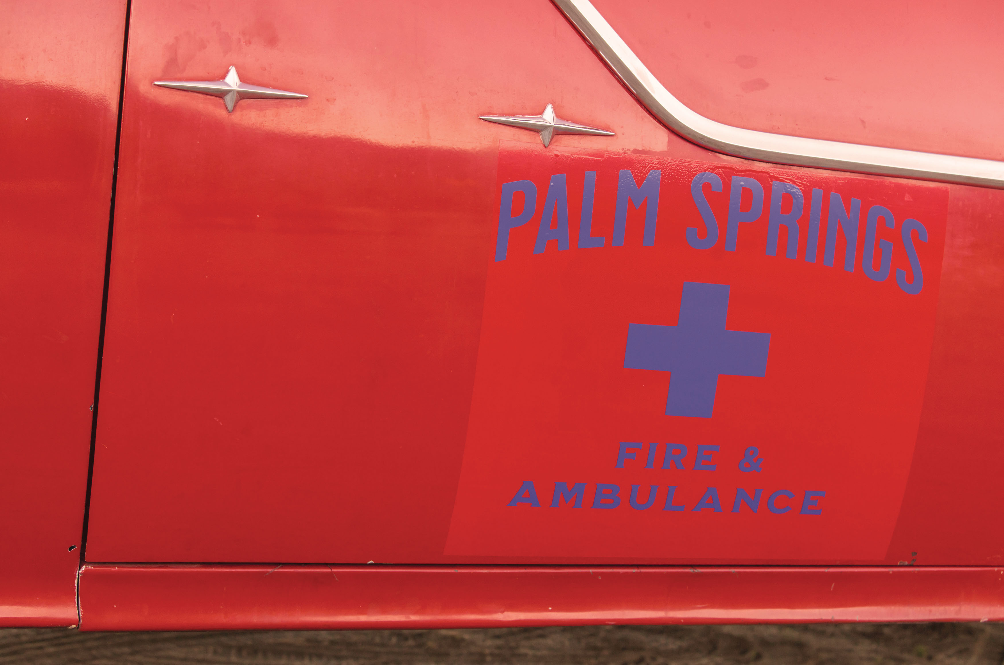 Classic & Sports Car – Pontiac Memphian ambulance: estate of emergency