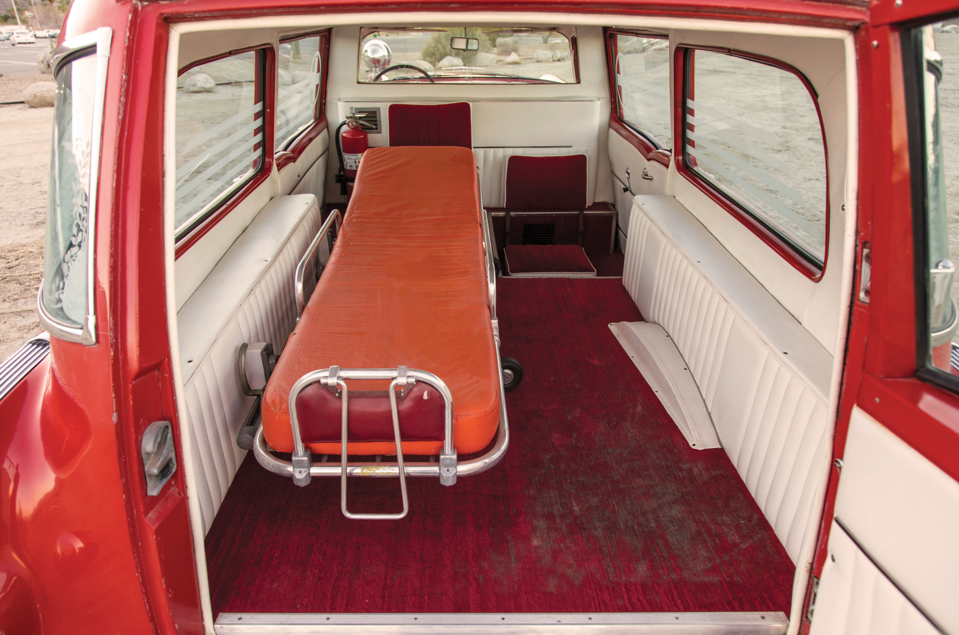 Classic & Sports Car – Pontiac Memphian ambulance: estate of emergency