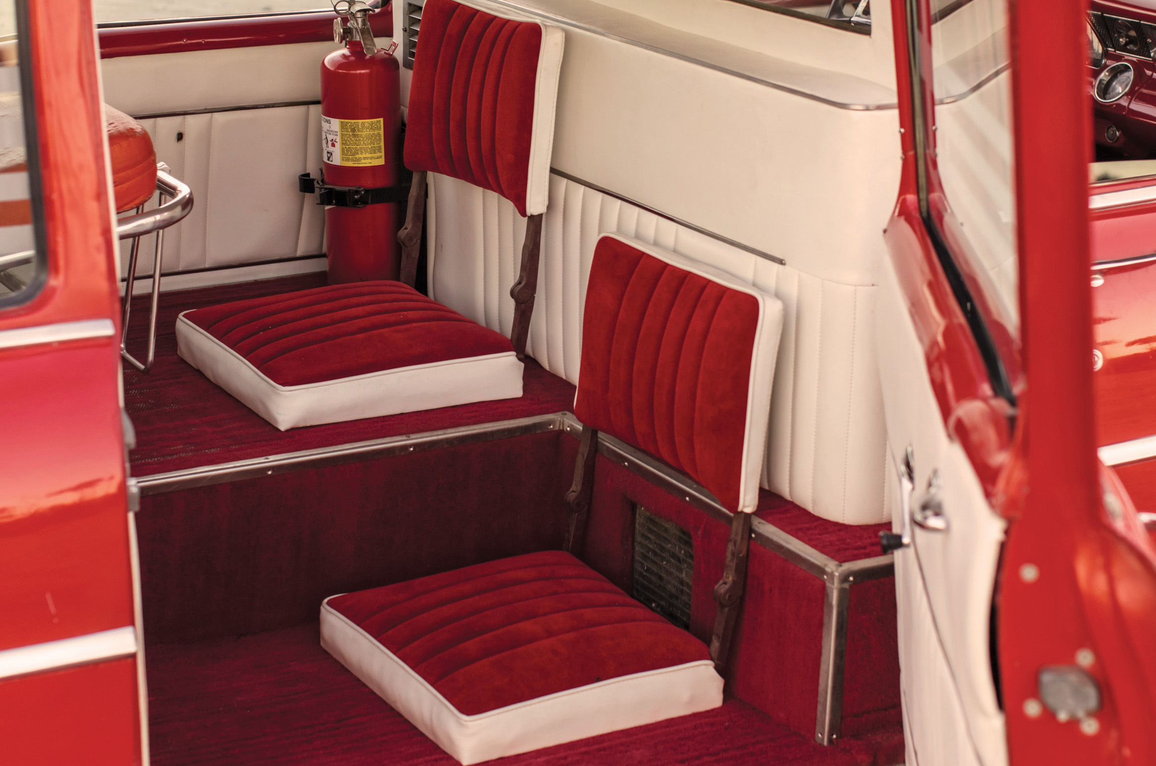 Classic & Sports Car – Pontiac Memphian ambulance: estate of emergency
