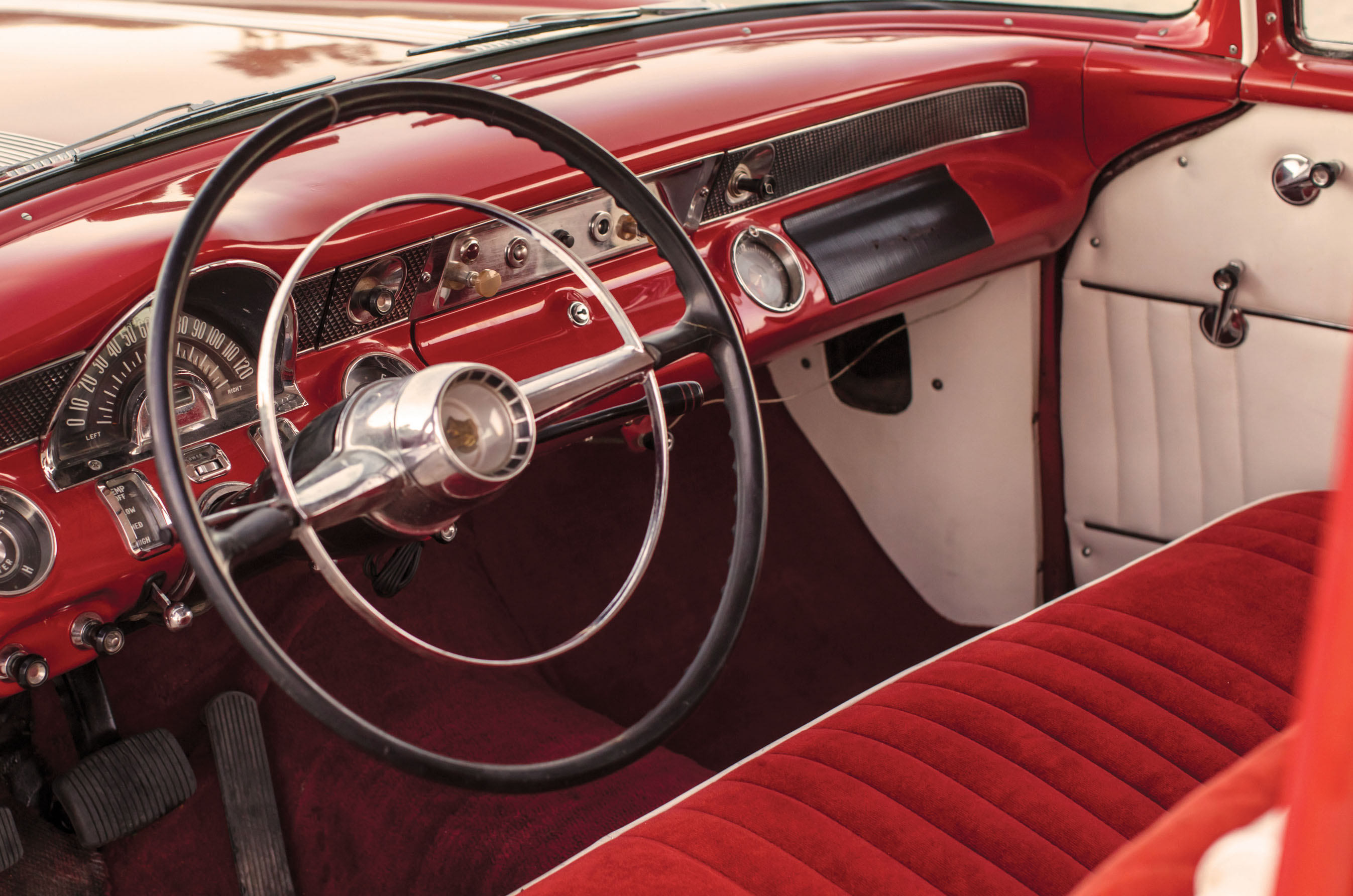 Classic & Sports Car – Pontiac Memphian ambulance: estate of emergency