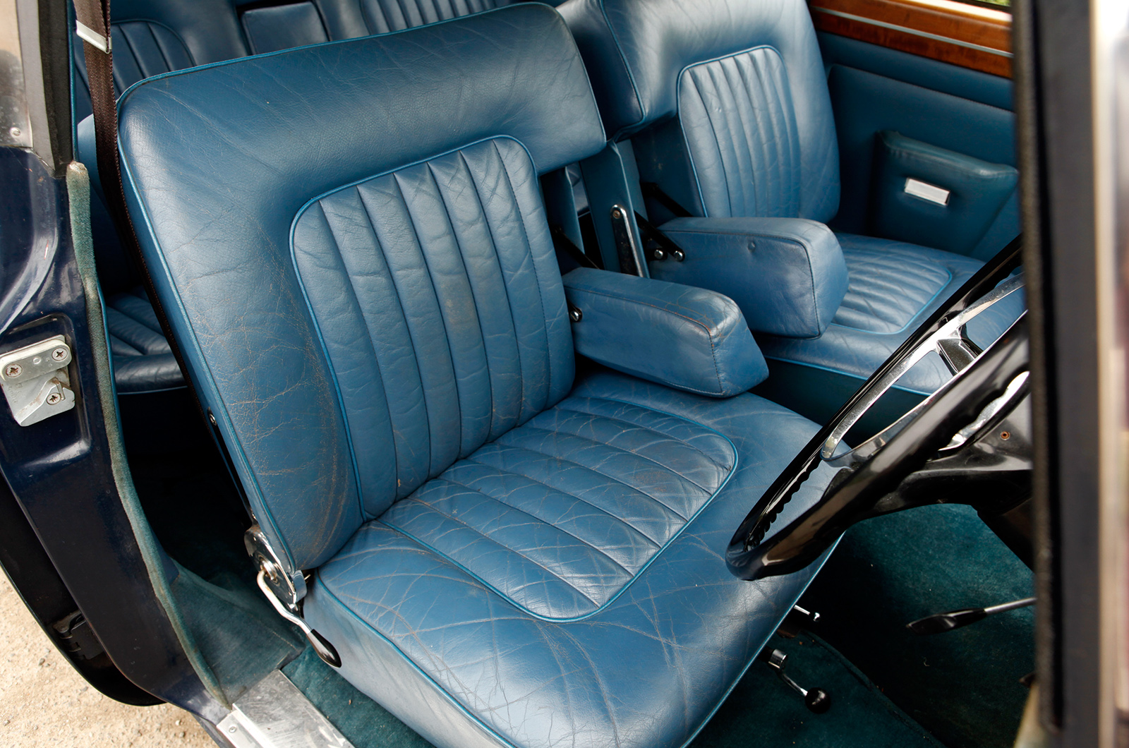 Classic & Sports Car – Buyer’s guide: Rover P5 & P5B
